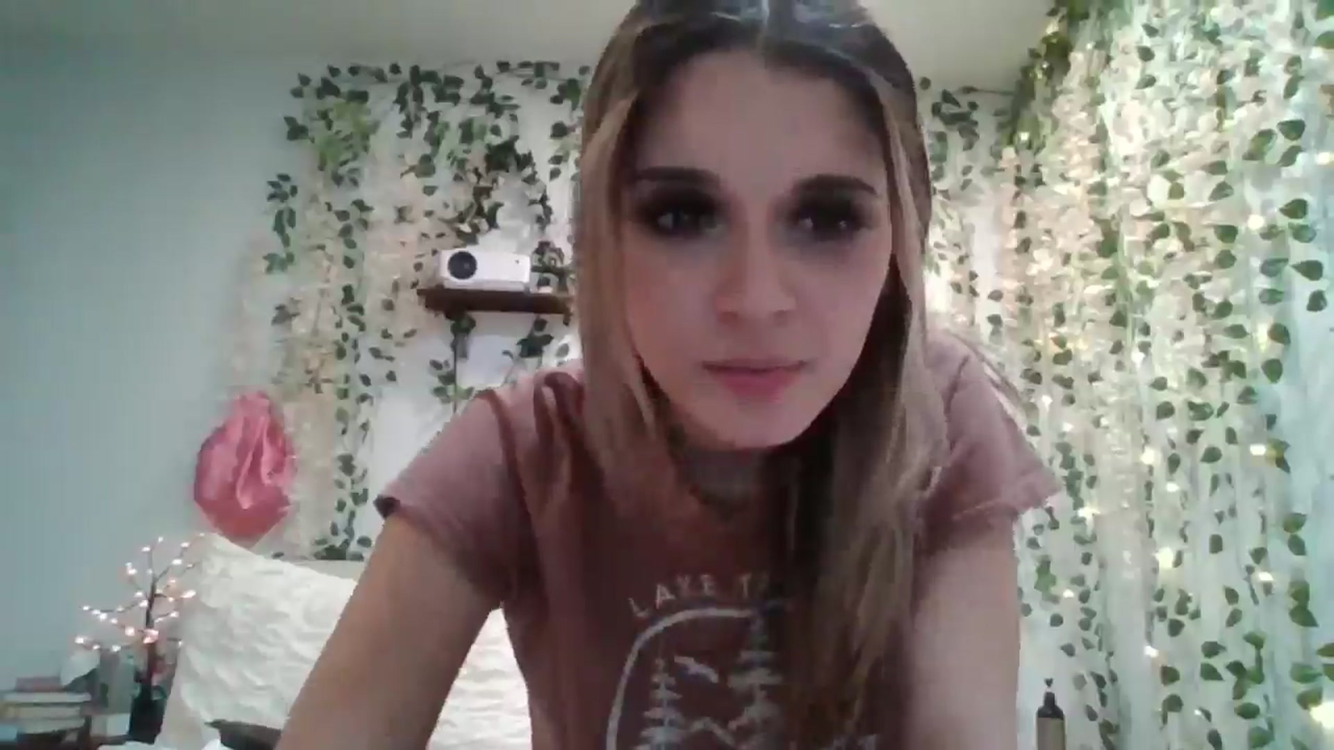 Gallery image thumbnail from Princessryry9's myfreecams stream on, 04/11/2025, 10:35 image 15 of 20