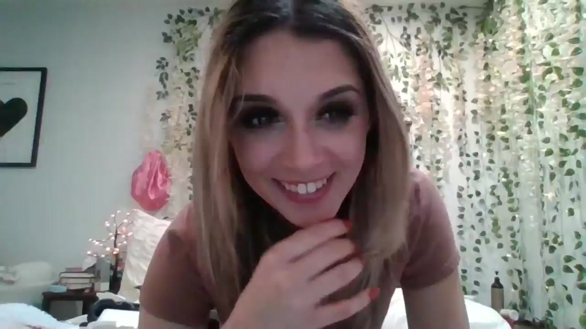 Gallery image thumbnail from Princessryry9's myfreecams stream on, 04/11/2025, 10:35 image 5 of 20