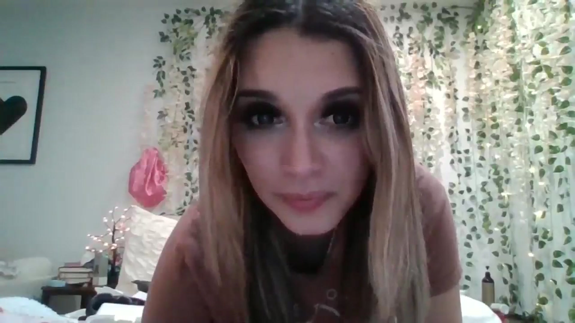 Gallery image thumbnail from Princessryry9's myfreecams stream on, 04/11/2025, 10:35 image 3 of 20