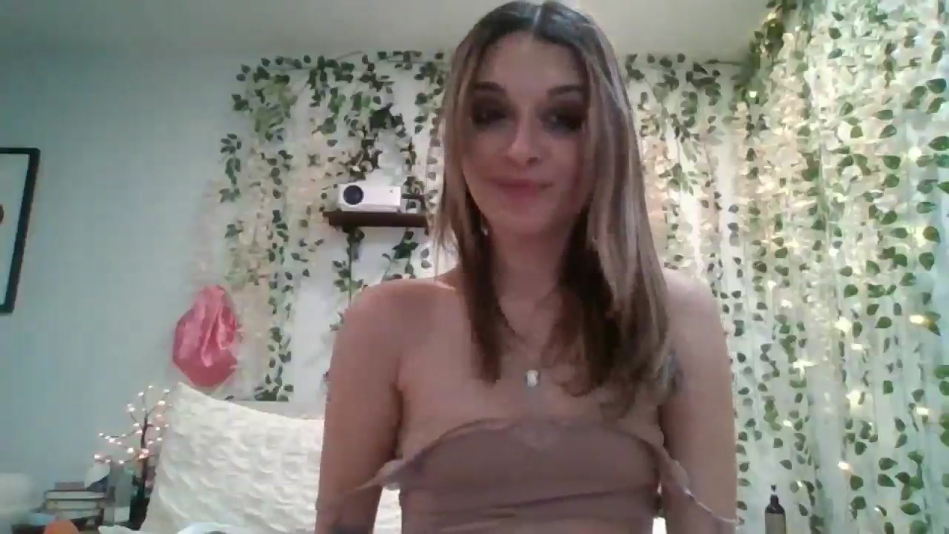 Gallery image thumbnail from Princessryry9's myfreecams stream on, 04/11/2025, 11:04 image 15 of 20