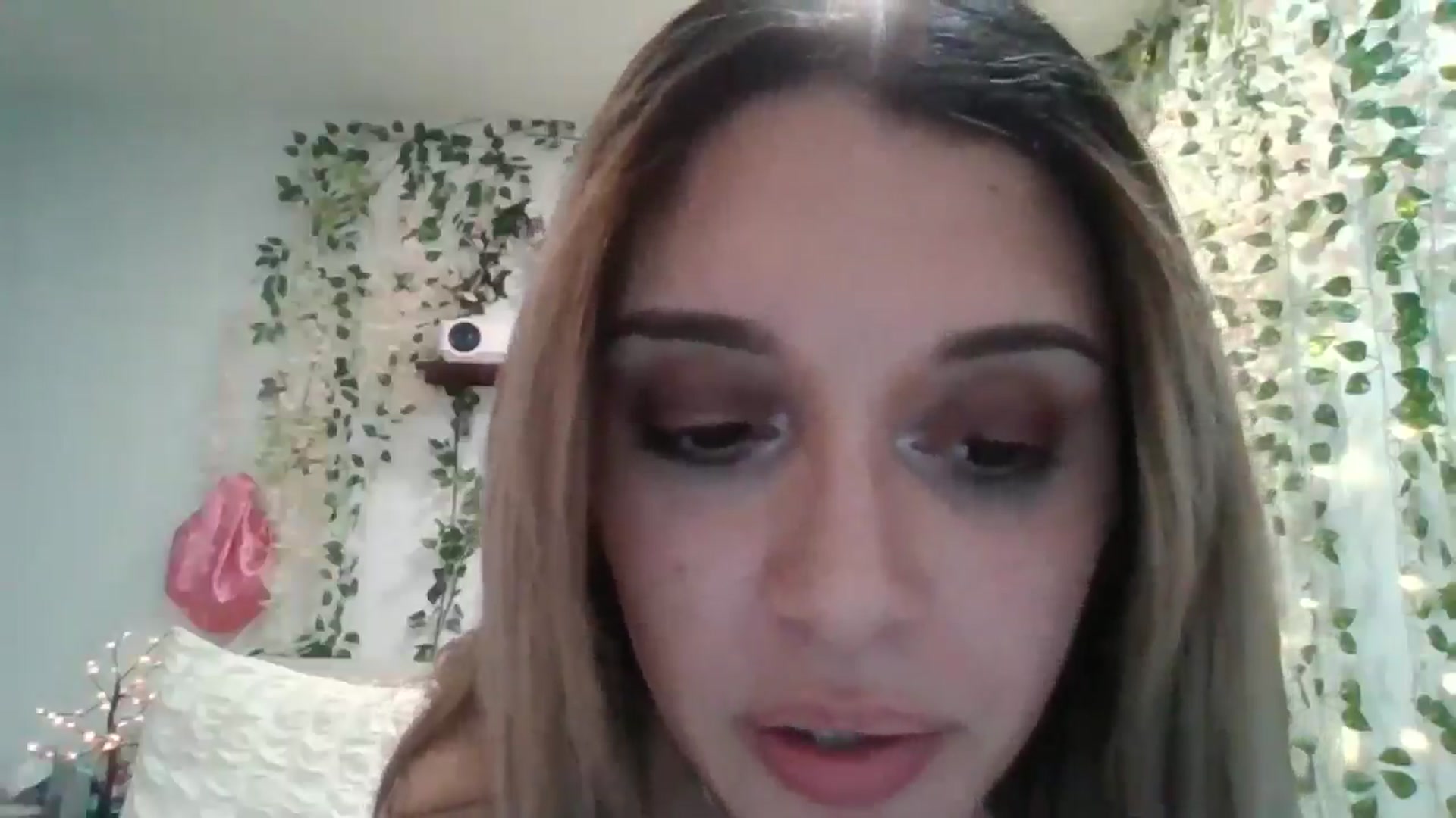 Gallery image thumbnail from Princessryry9's myfreecams stream on, 04/11/2025, 11:43 image 9 of 20