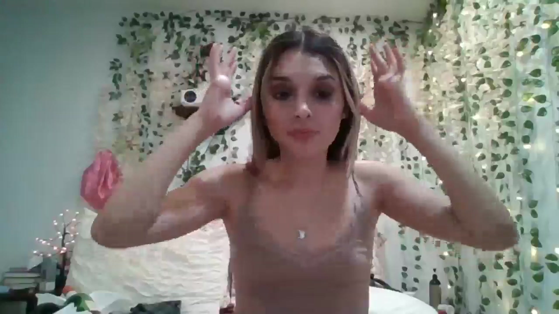 Gallery image thumbnail from Princessryry9's myfreecams stream on, 04/11/2025, 11:43 image 13 of 20
