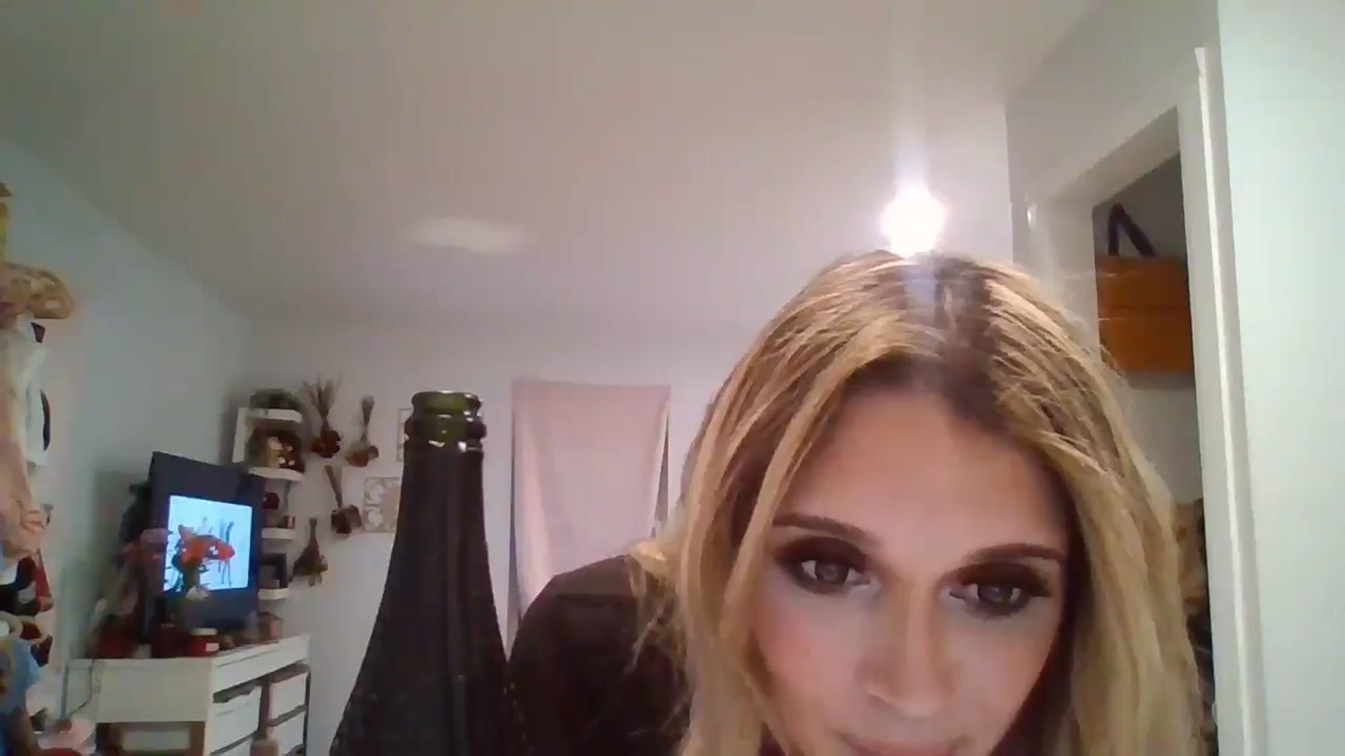 Gallery image thumbnail from Princessryry9's myfreecams stream on, 05/30/2025, 10:56 image 6 of 20