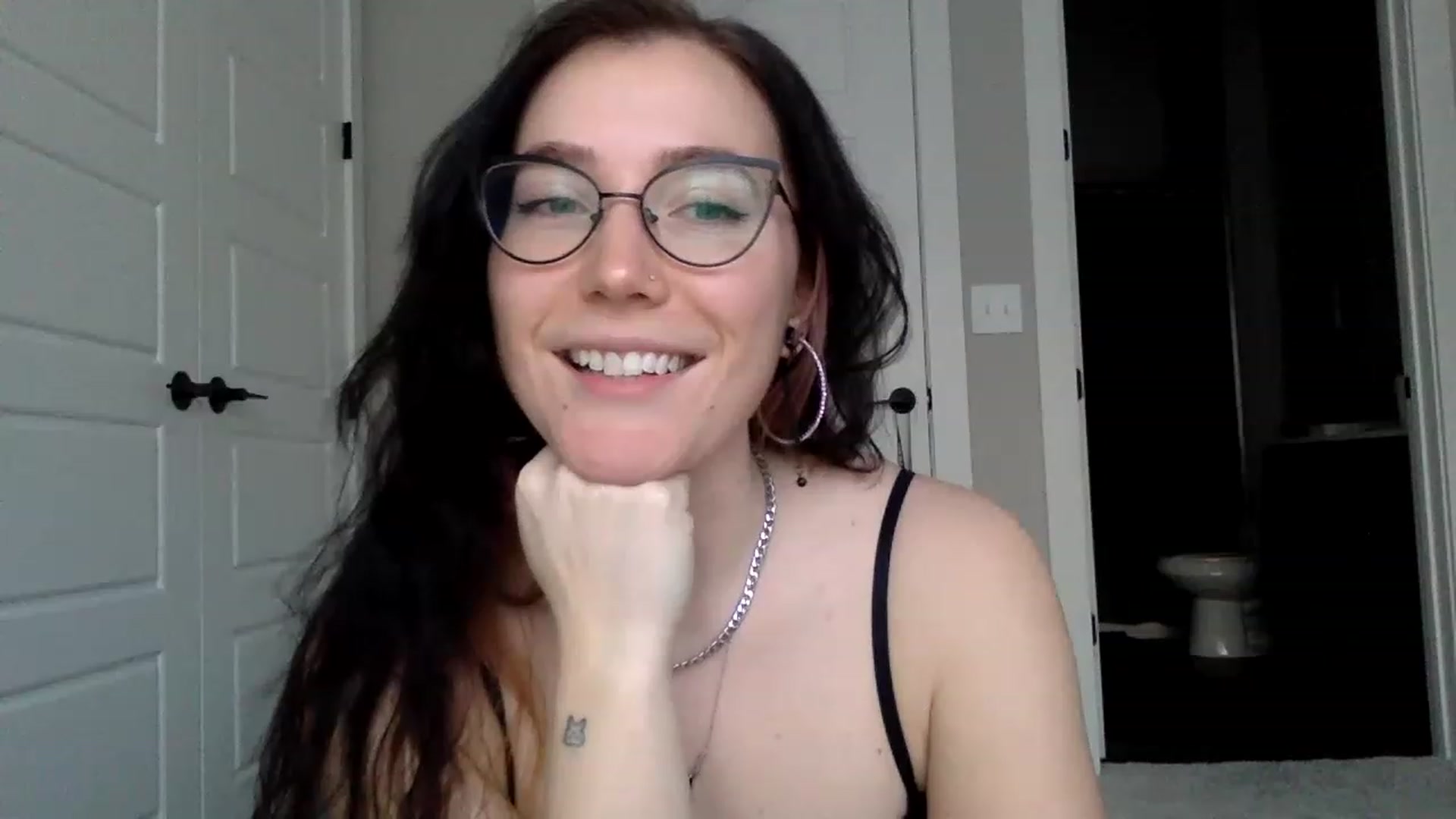 Gallery image thumbnail from Princesss25's myfreecams stream on, 02/06/2023, 15:51 image 6 of 20