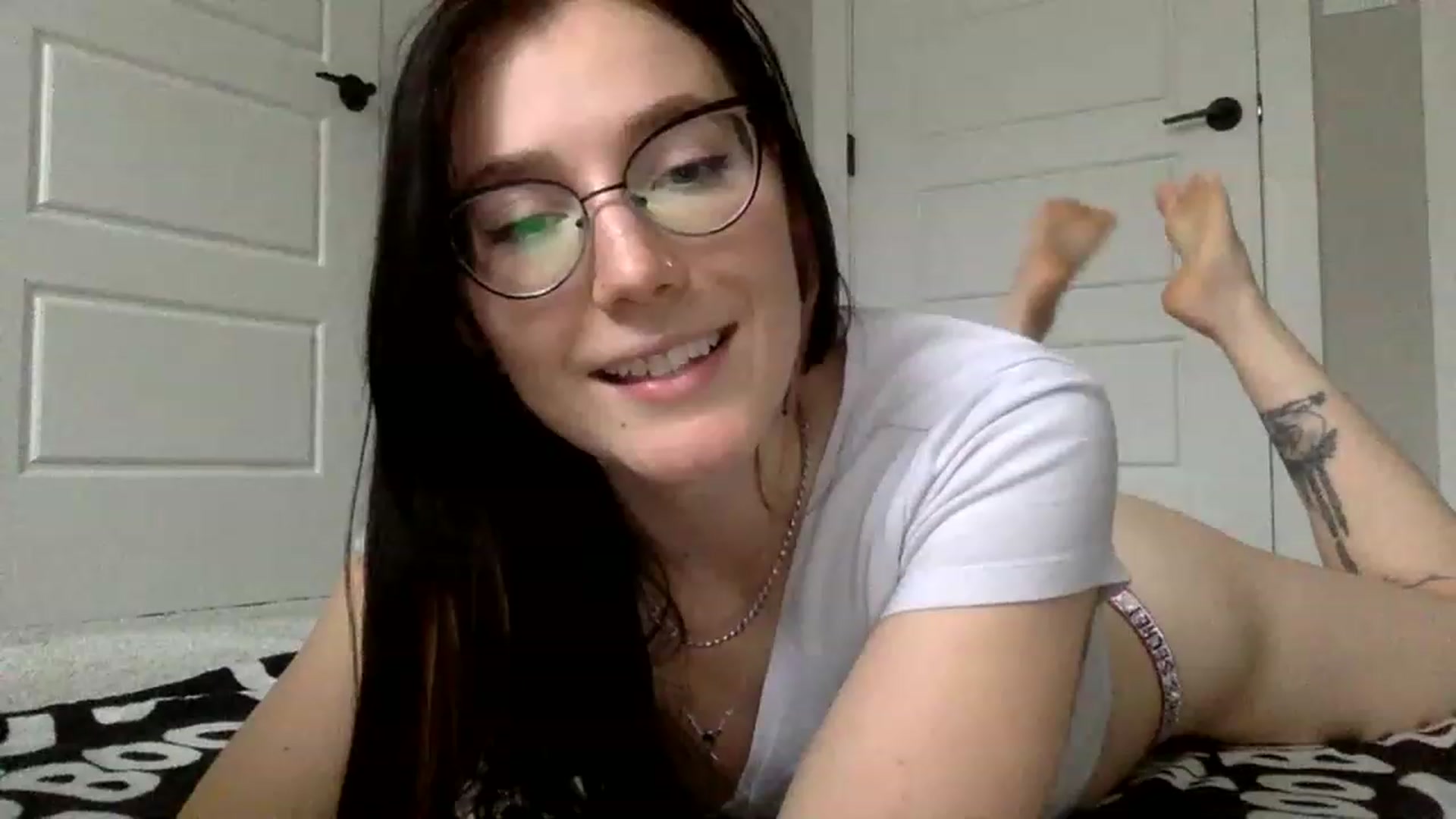 Gallery image thumbnail from Princesss25's myfreecams stream on, 02/12/2023, 21:03 image 4 of 20