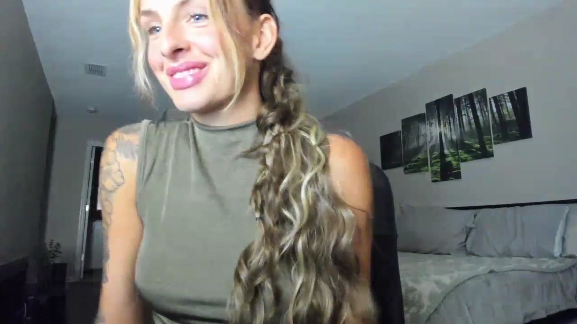 Gallery image thumbnail from PrincesssTati's myfreecams stream on, 08/08/2023, 03:51 image 19 of 20