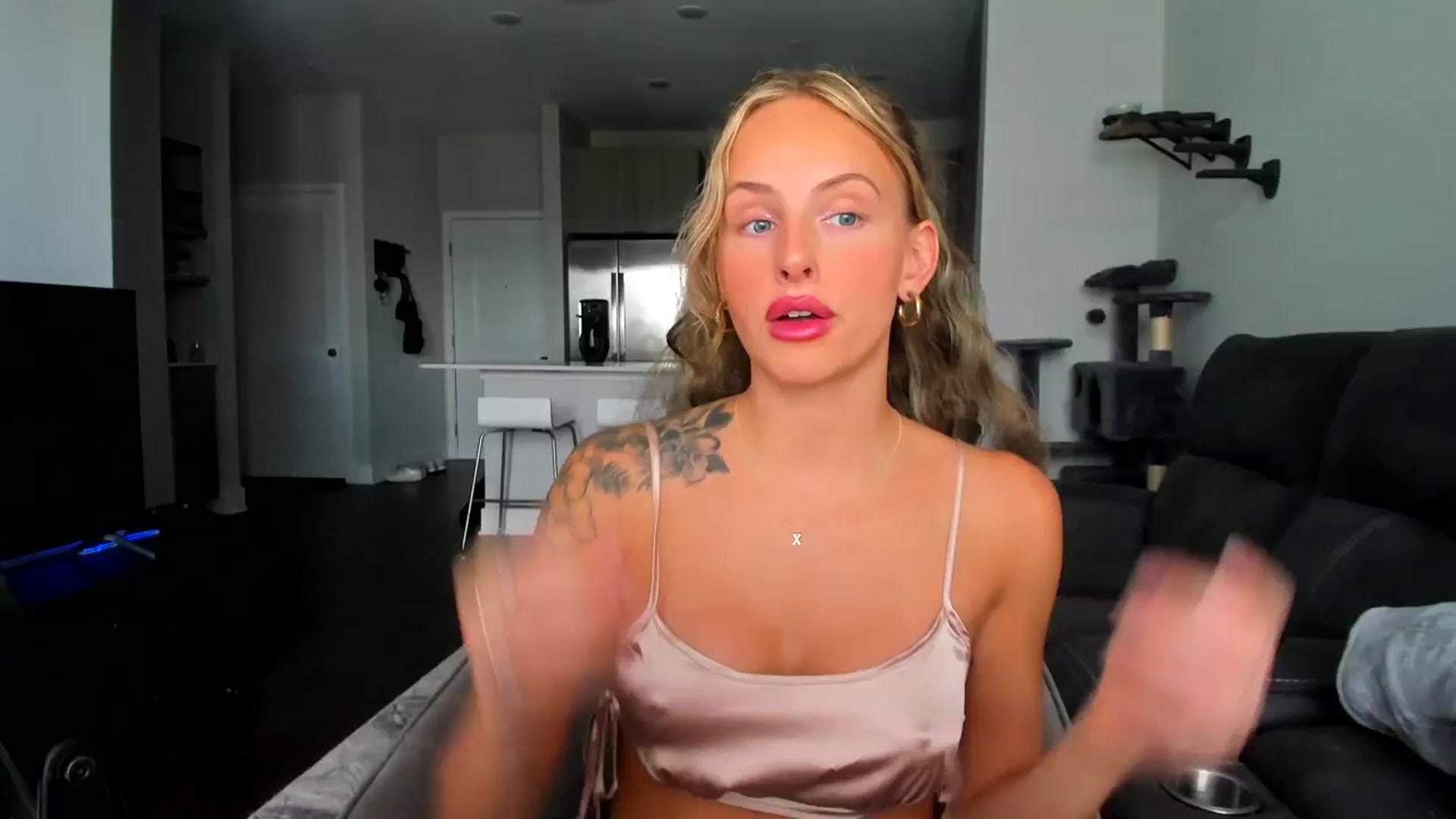 Gallery image thumbnail from PrincesssTati's myfreecams stream on, 08/31/2023, 19:25 image 1 of 20