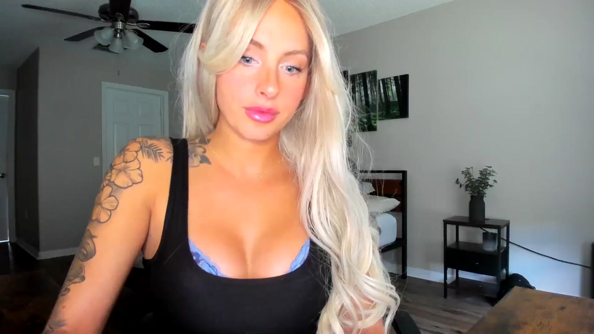 Gallery image thumbnail from PrincesssTati's myfreecams stream on, 09/12/2023, 22:01 image 18 of 20
