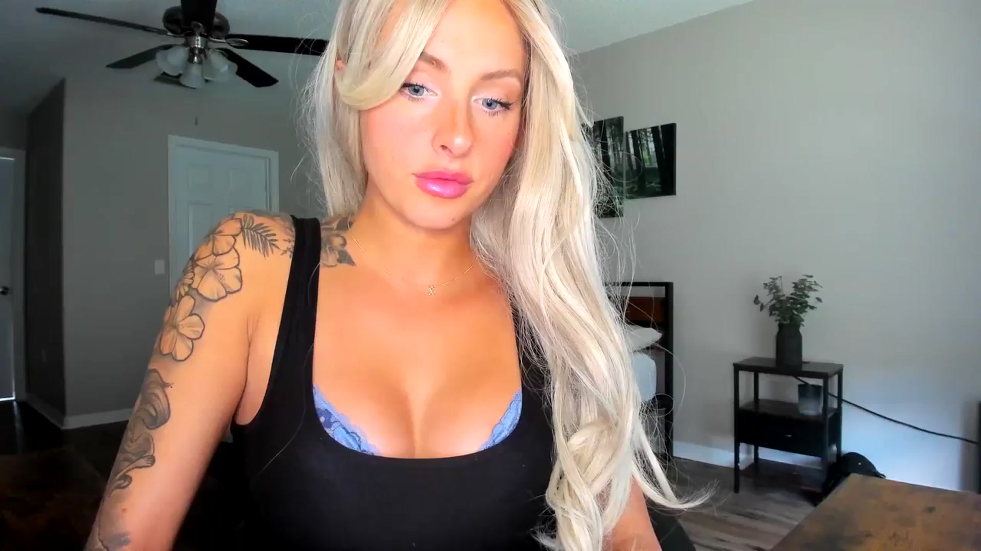 Gallery image thumbnail from PrincesssTati's myfreecams stream on, 09/12/2023, 22:01 image 16 of 20