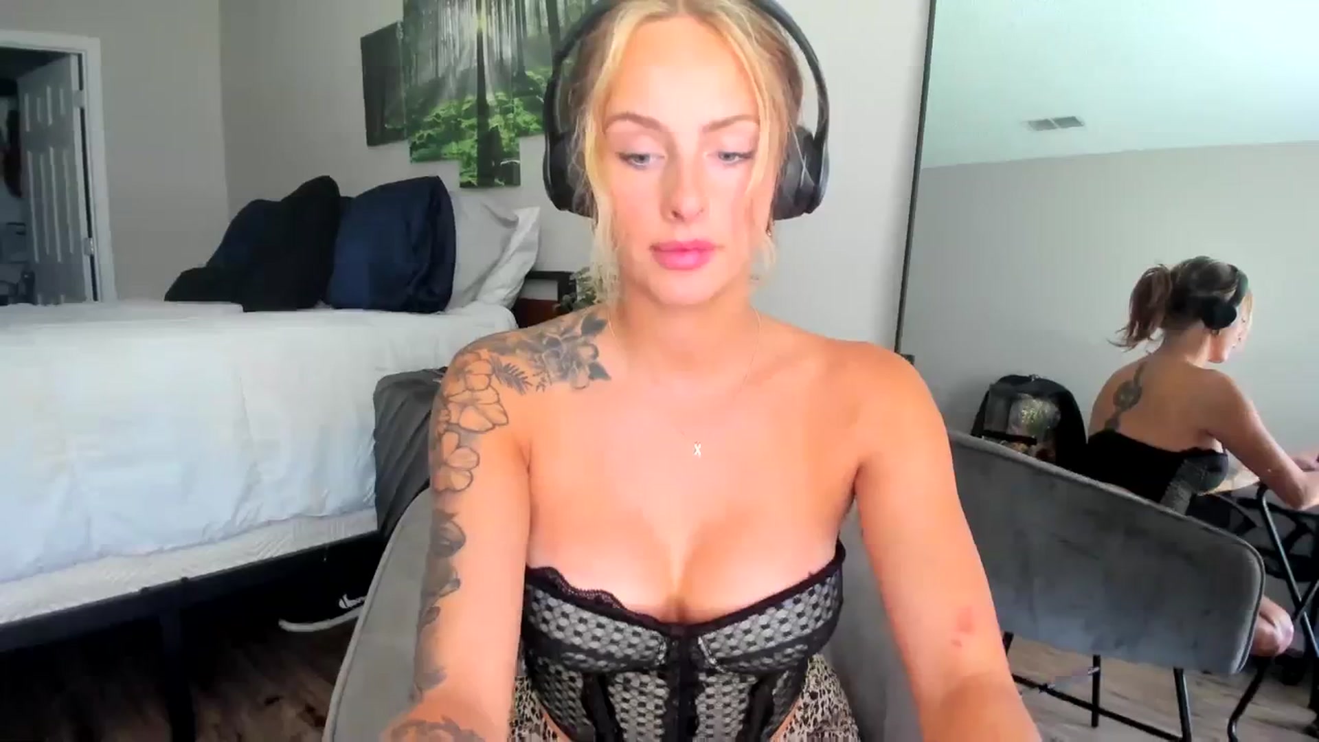 Gallery image thumbnail from PrincesssTati's myfreecams stream on, 09/20/2023, 19:32 image 2 of 20
