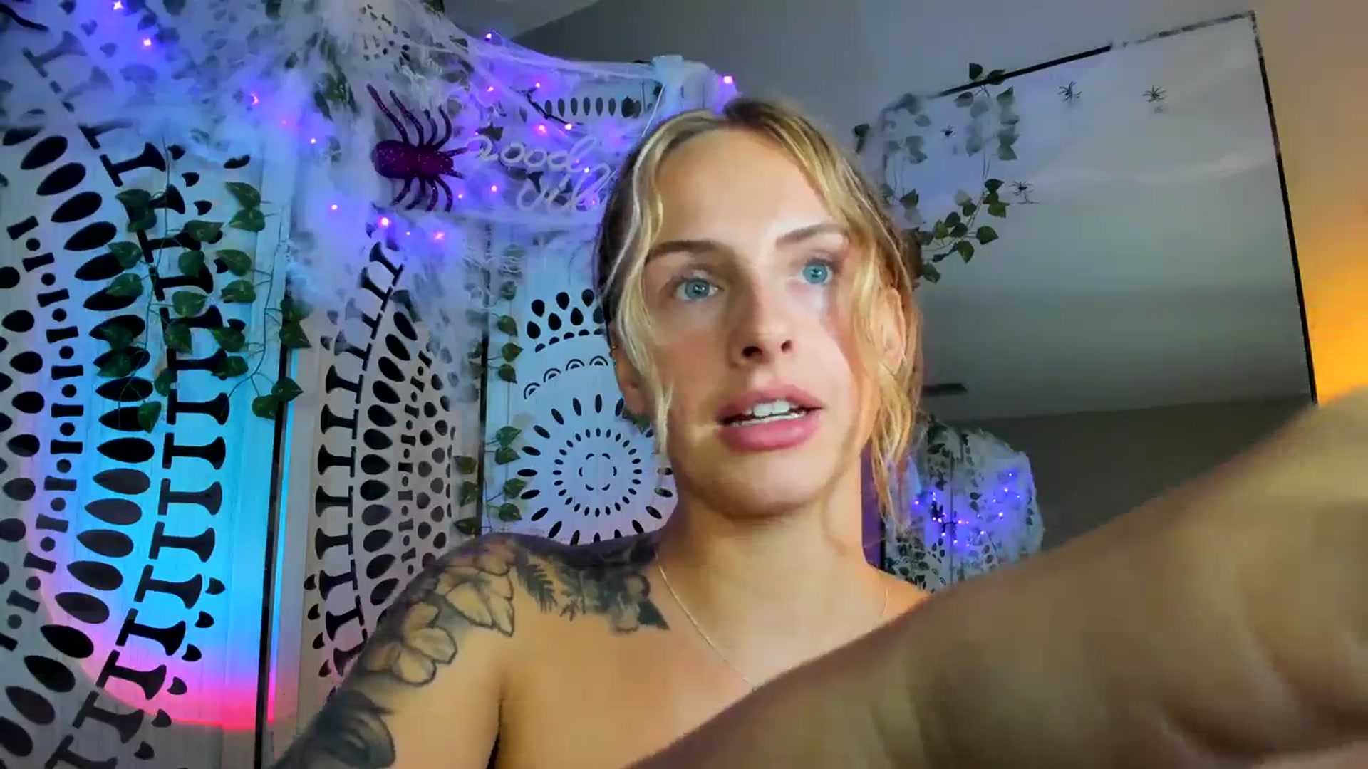 Gallery image thumbnail from PrincesssTati's myfreecams stream on, 10/13/2023, 23:05 image 9 of 20