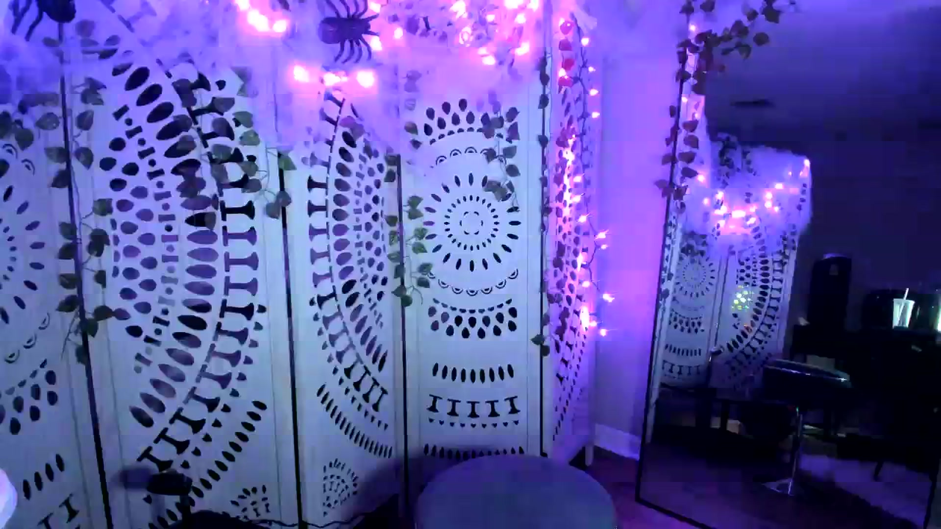 Gallery image thumbnail from PrincesssTati's myfreecams stream on, 10/17/2023, 09:38 image 9 of 20