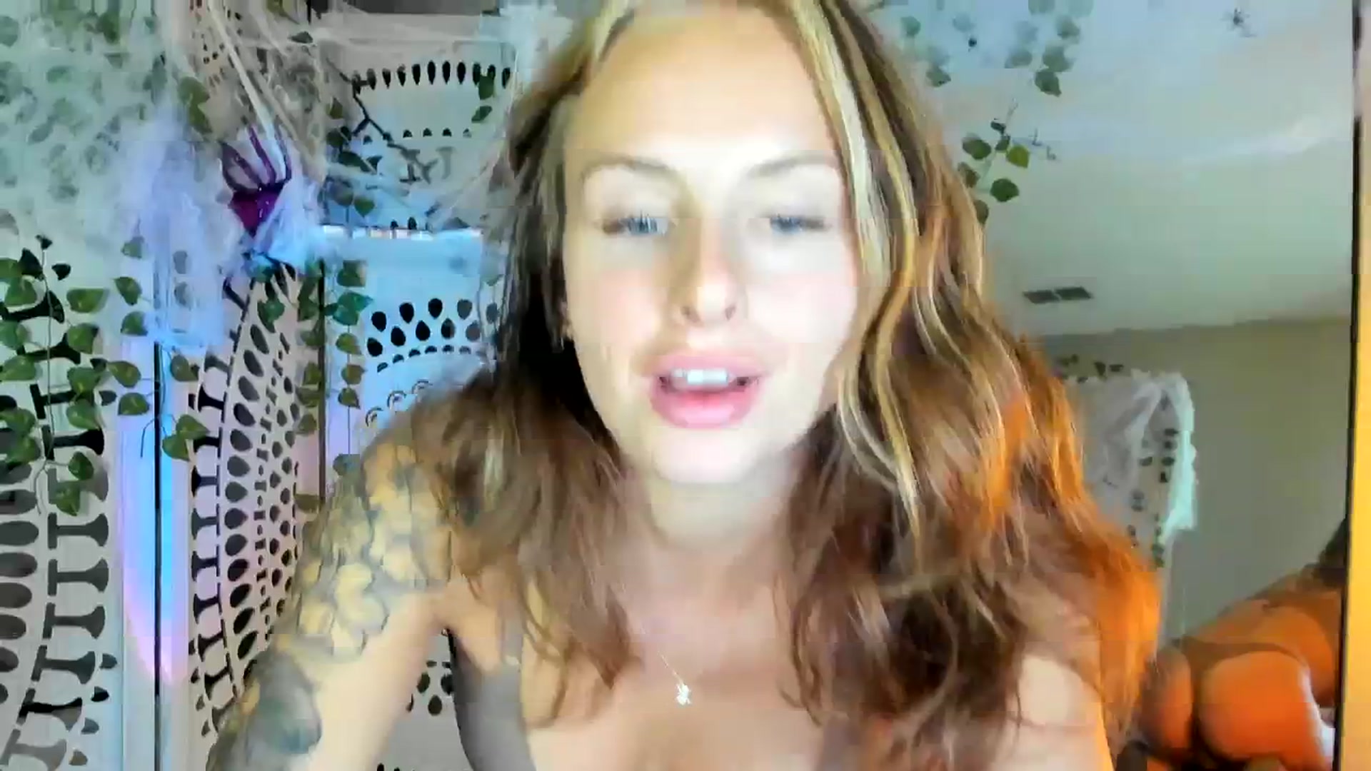 Gallery image thumbnail from PrincesssTati's myfreecams stream on, 10/29/2023, 24:19 image 20 of 20