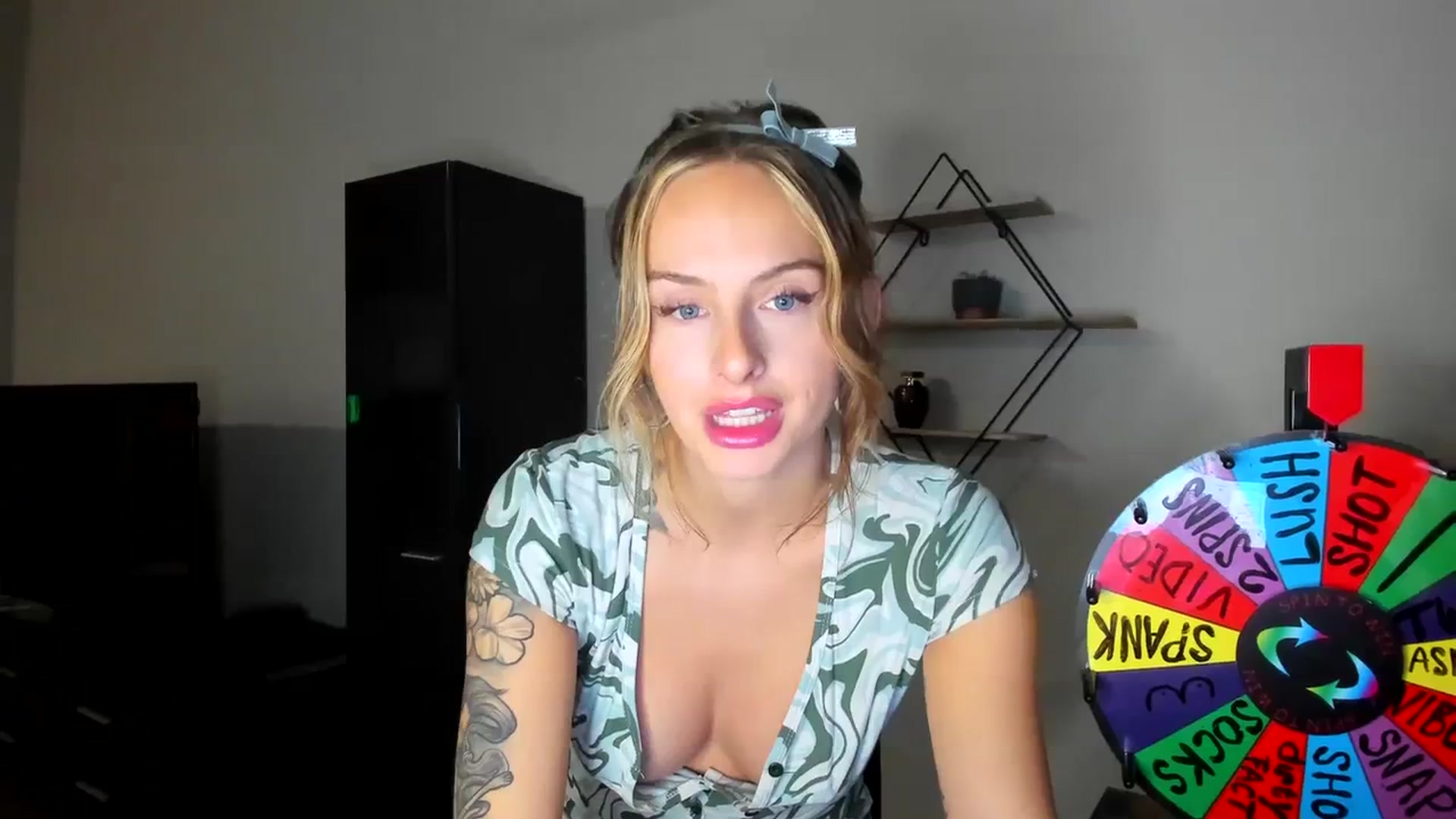 Gallery image thumbnail from PrincesssTati's myfreecams stream on, 12/29/2023, 04:34 image 20 of 20
