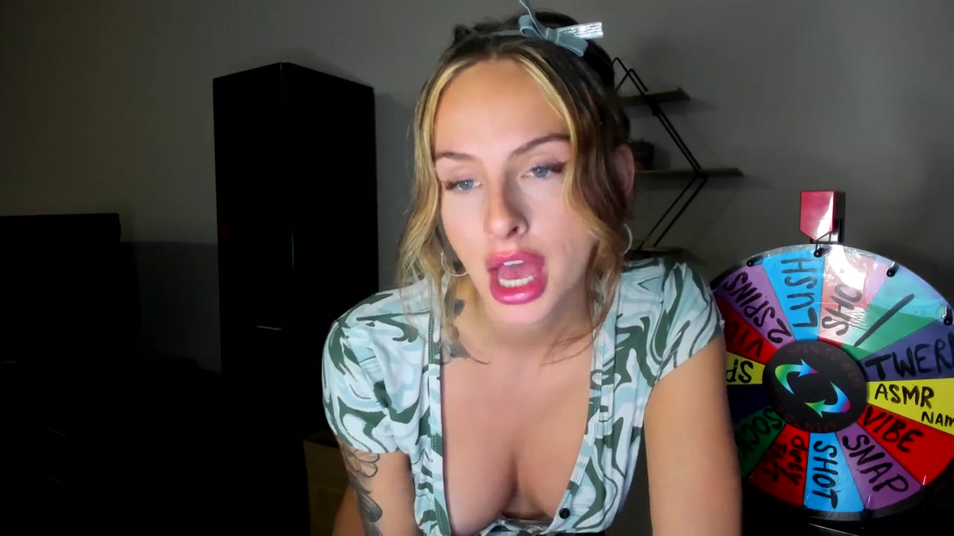 Gallery image thumbnail from PrincesssTati's myfreecams stream on, 12/29/2023, 04:59 image 9 of 20
