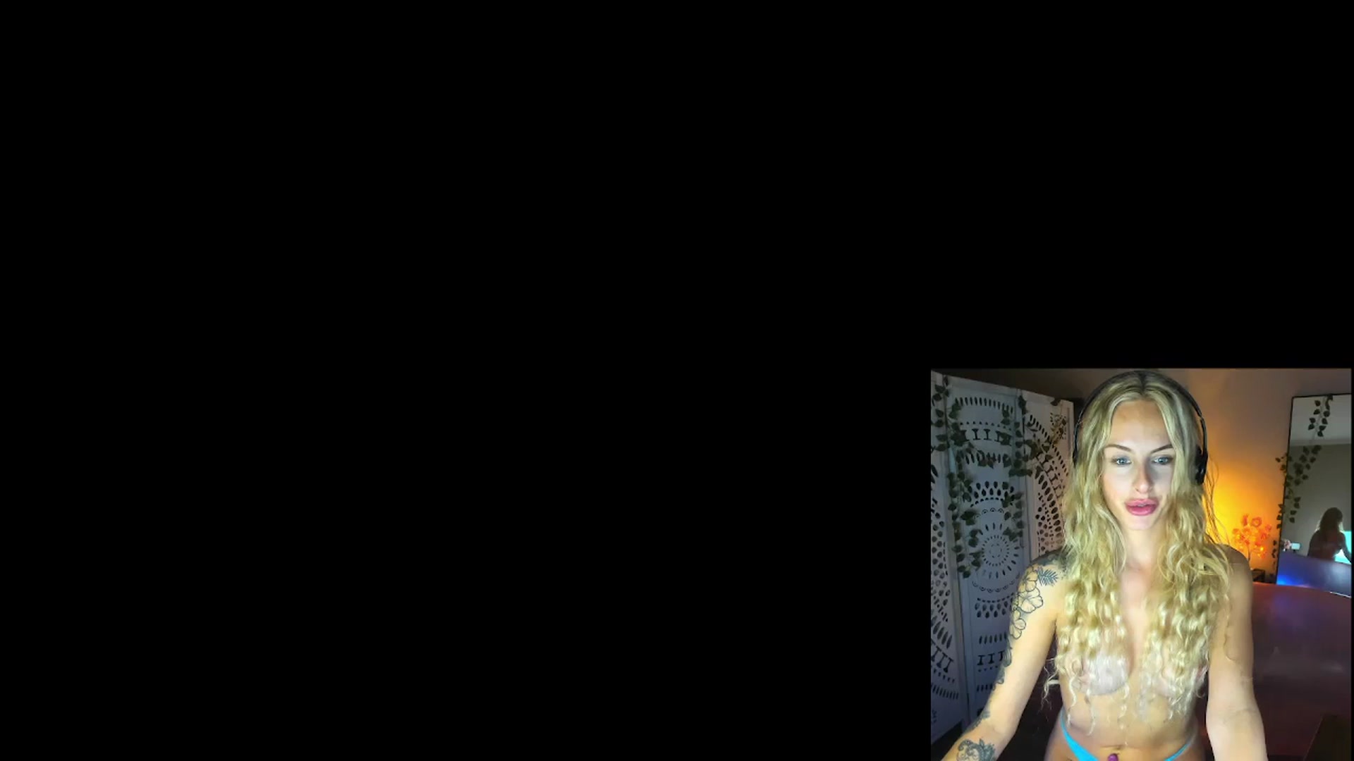 Gallery image thumbnail from PrincesssTati's myfreecams stream on, 01/19/2024, 24:36 image 17 of 20