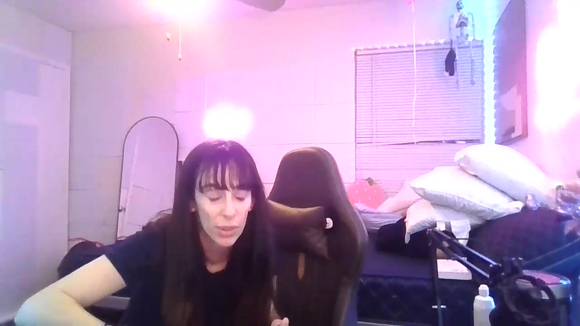 Gallery image thumbnail from PrinzessinPIA's myfreecams stream on, 03/08/2025, 09:24 image 15 of 20