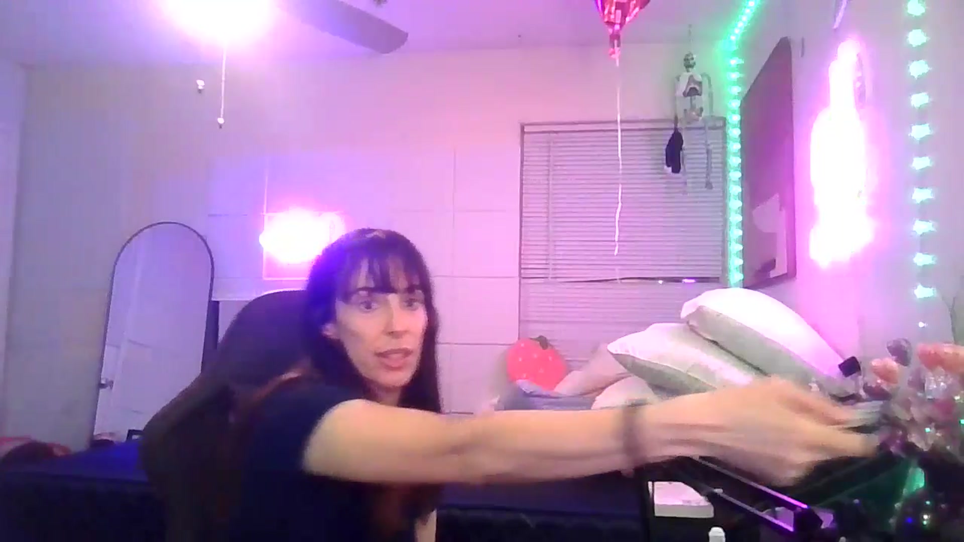 Gallery image thumbnail from PrinzessinPIA's myfreecams stream on, 03/08/2025, 09:24 image 9 of 20