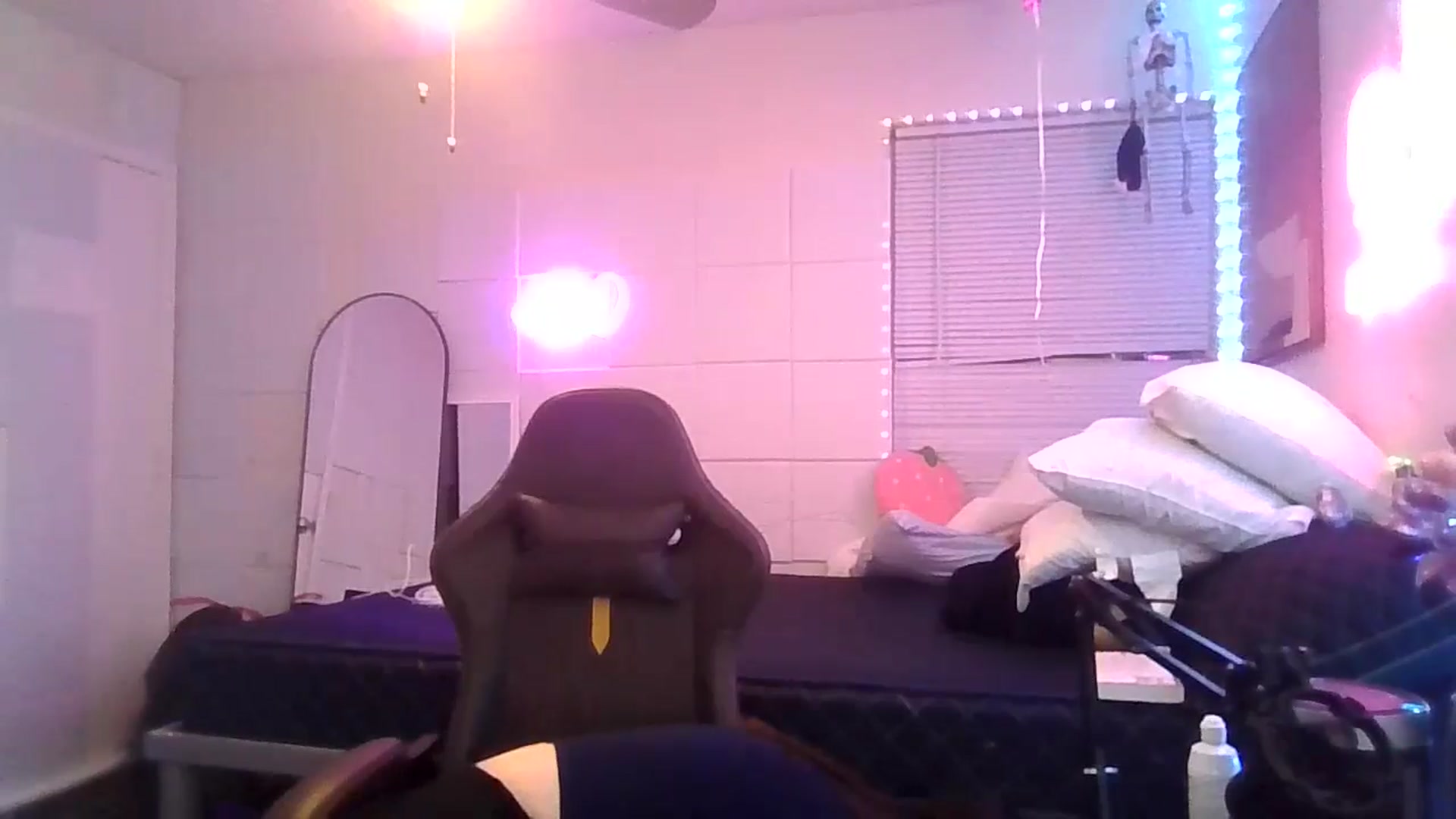 Gallery image thumbnail from PrinzessinPIA's myfreecams stream on, 03/08/2025, 09:24 image 14 of 20