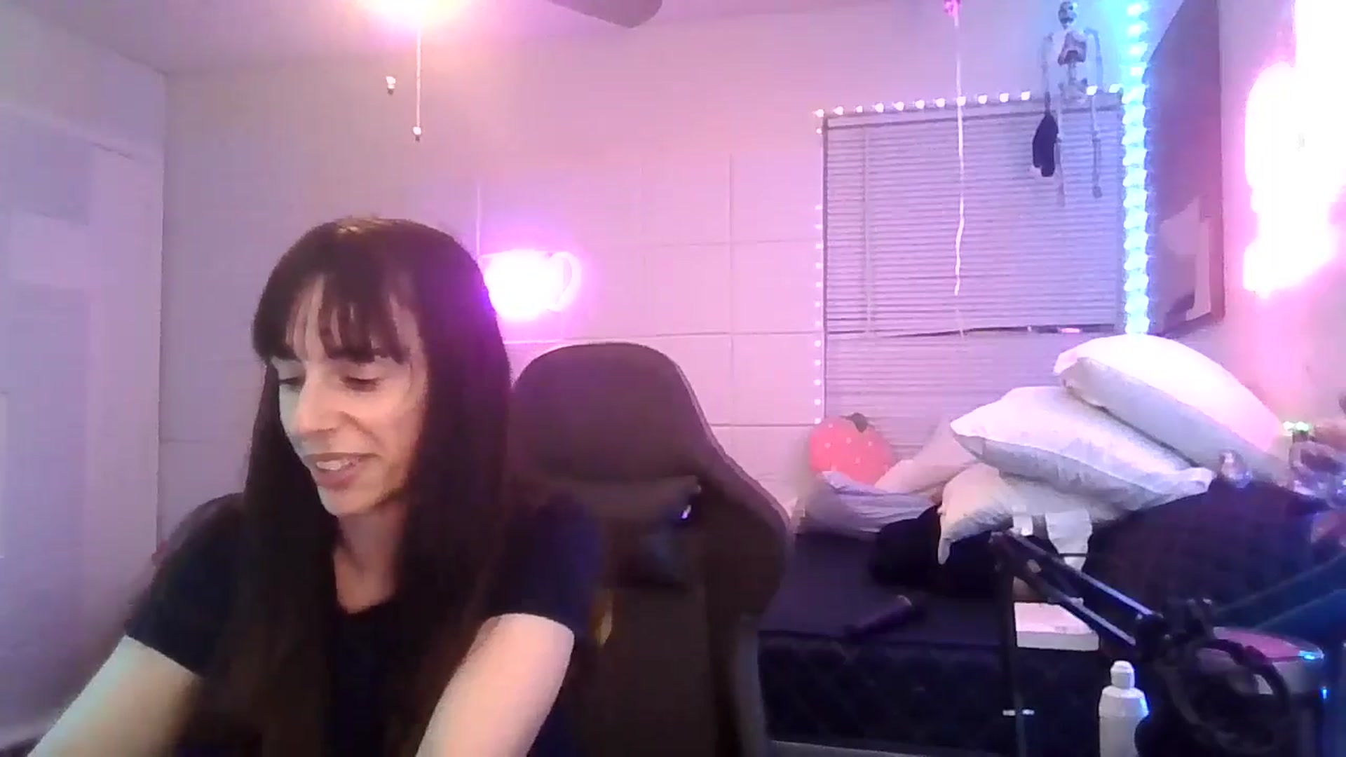 Gallery image thumbnail from PrinzessinPIA's myfreecams stream on, 03/08/2025, 09:24 image 18 of 20