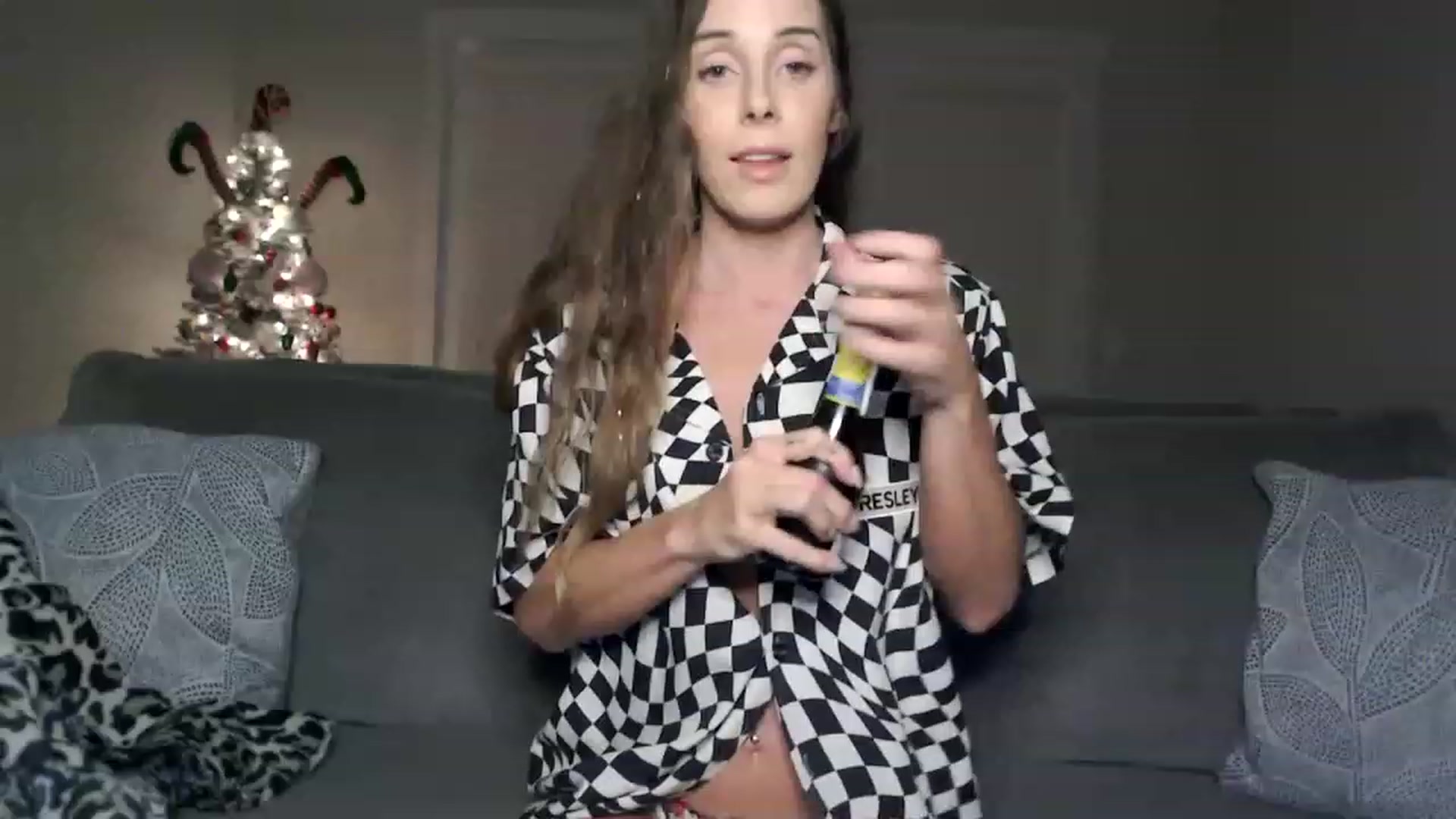 Gallery image thumbnail from PriscillaP's myfreecams stream on, 11/21/2022, 07:15 image 2 of 20