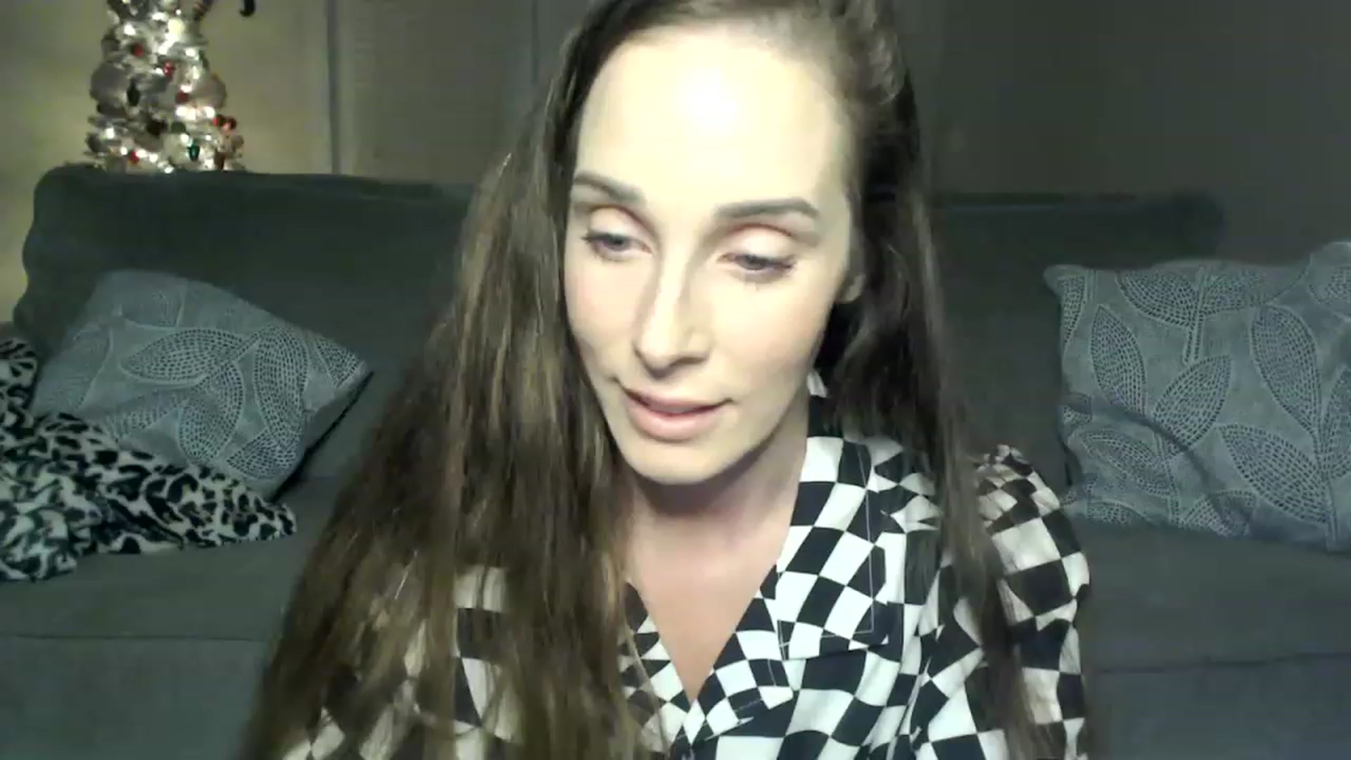Gallery image thumbnail from PriscillaP's myfreecams stream on, 11/21/2022, 07:15 image 7 of 20