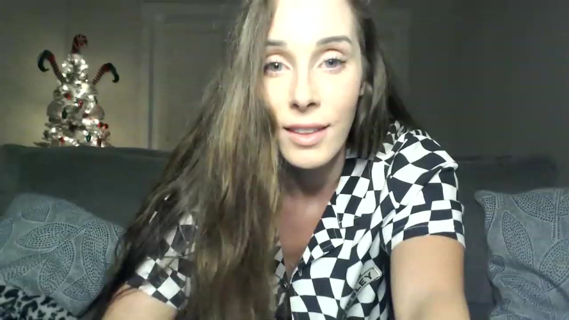 Gallery image thumbnail from PriscillaP's myfreecams stream on, 11/21/2022, 07:15 image 9 of 20