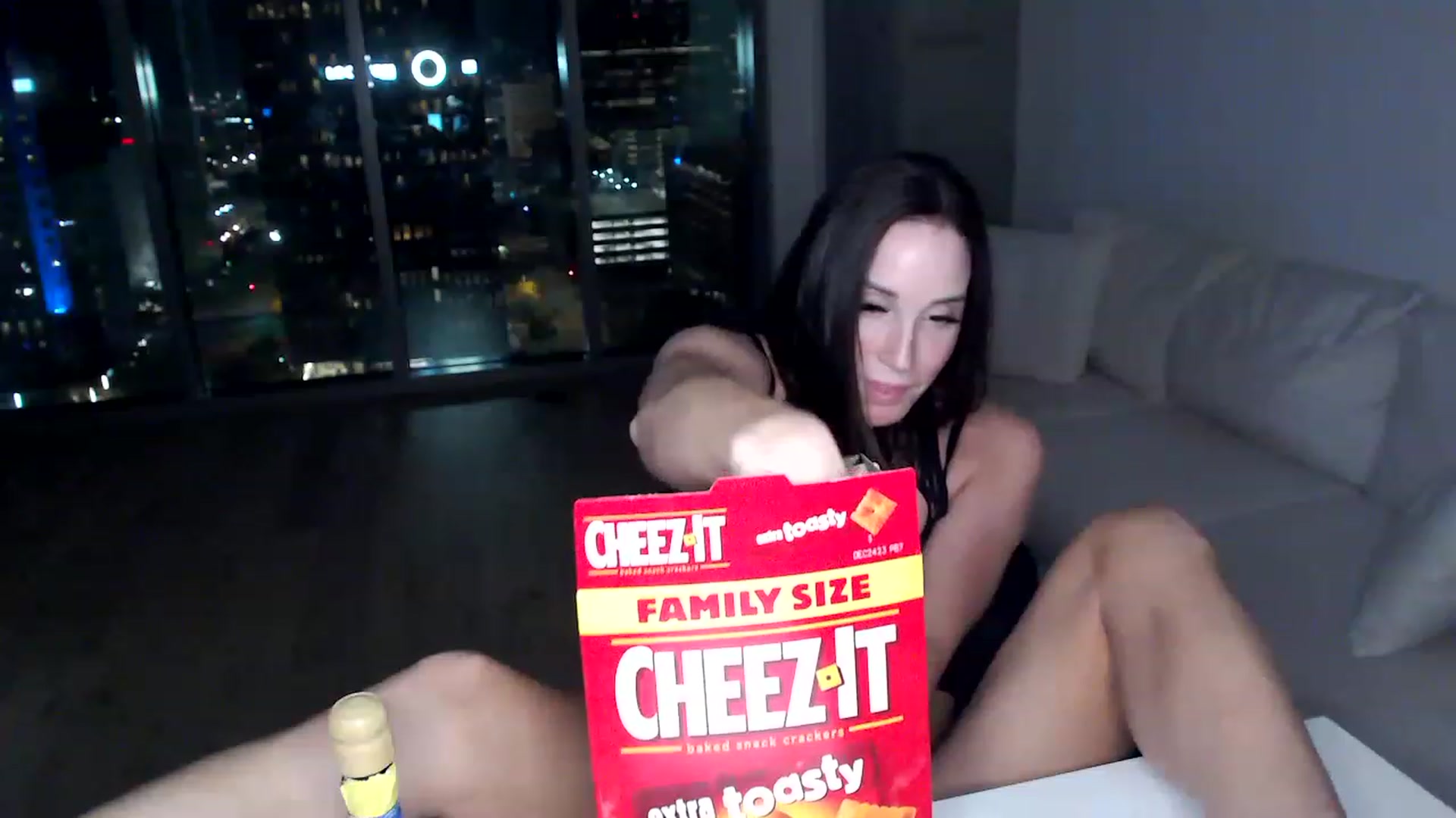 Gallery image thumbnail from PriscillaP's myfreecams stream on, 03/07/2023, 11:20 image 6 of 20