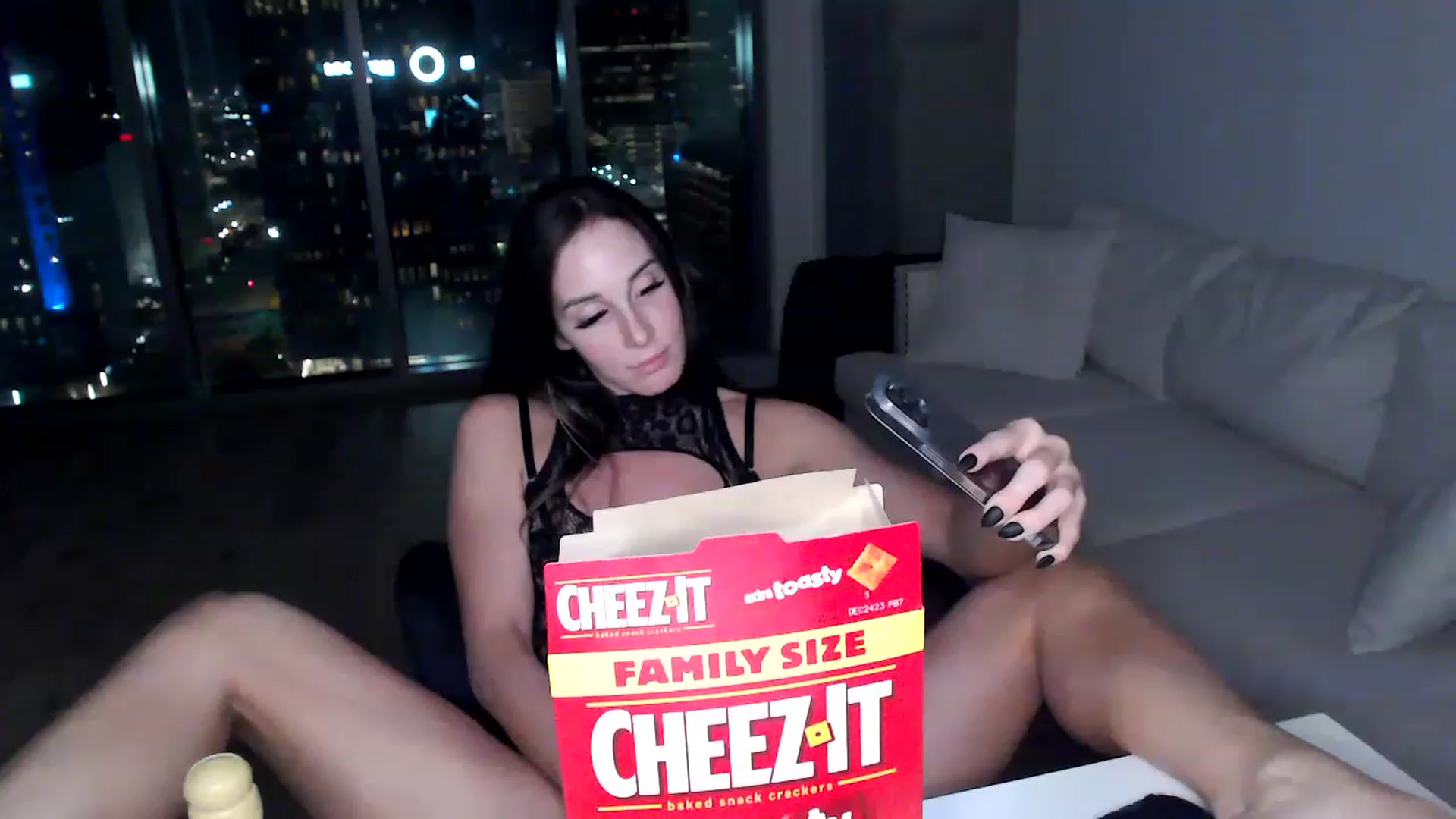 Gallery image thumbnail from PriscillaP's myfreecams stream on, 03/07/2023, 11:20 image 8 of 20