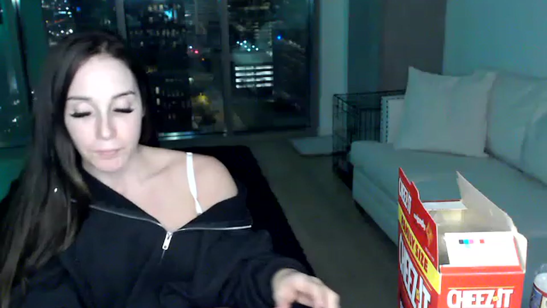 Gallery image thumbnail from PriscillaP's myfreecams stream on, 03/11/2023, 07:50 image 15 of 20