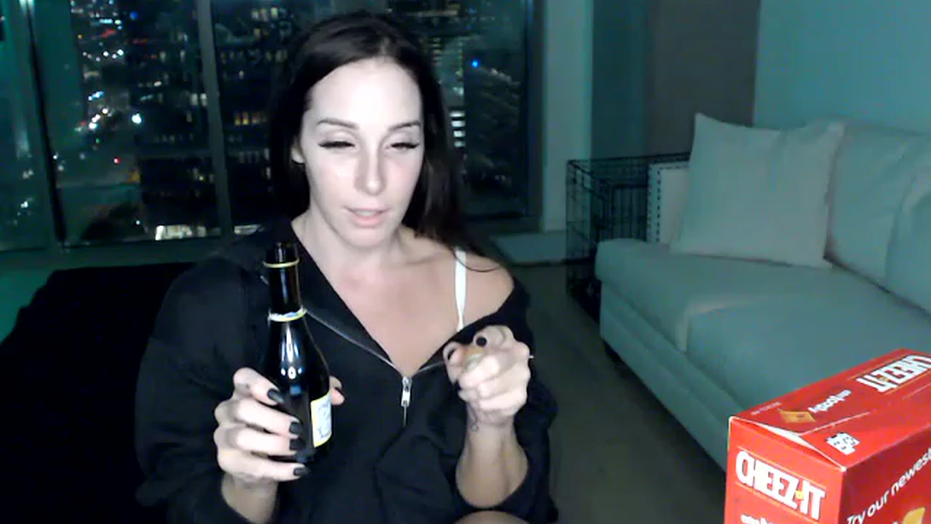 Gallery image thumbnail from PriscillaP's myfreecams stream on, 03/11/2023, 07:50 image 10 of 20