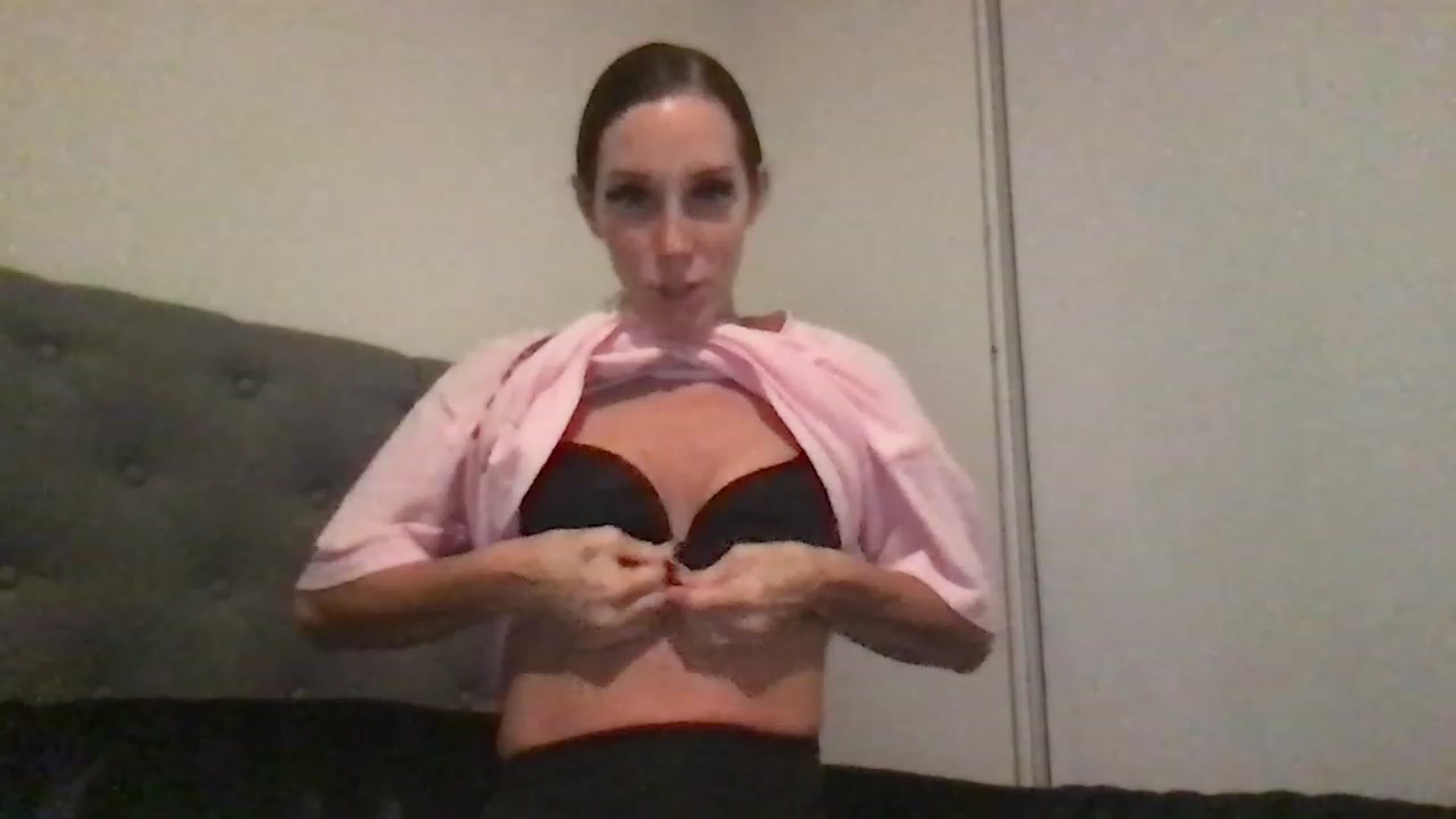 Gallery image thumbnail from PriscillaP's myfreecams stream on, 06/18/2023, 06:30 image 5 of 20