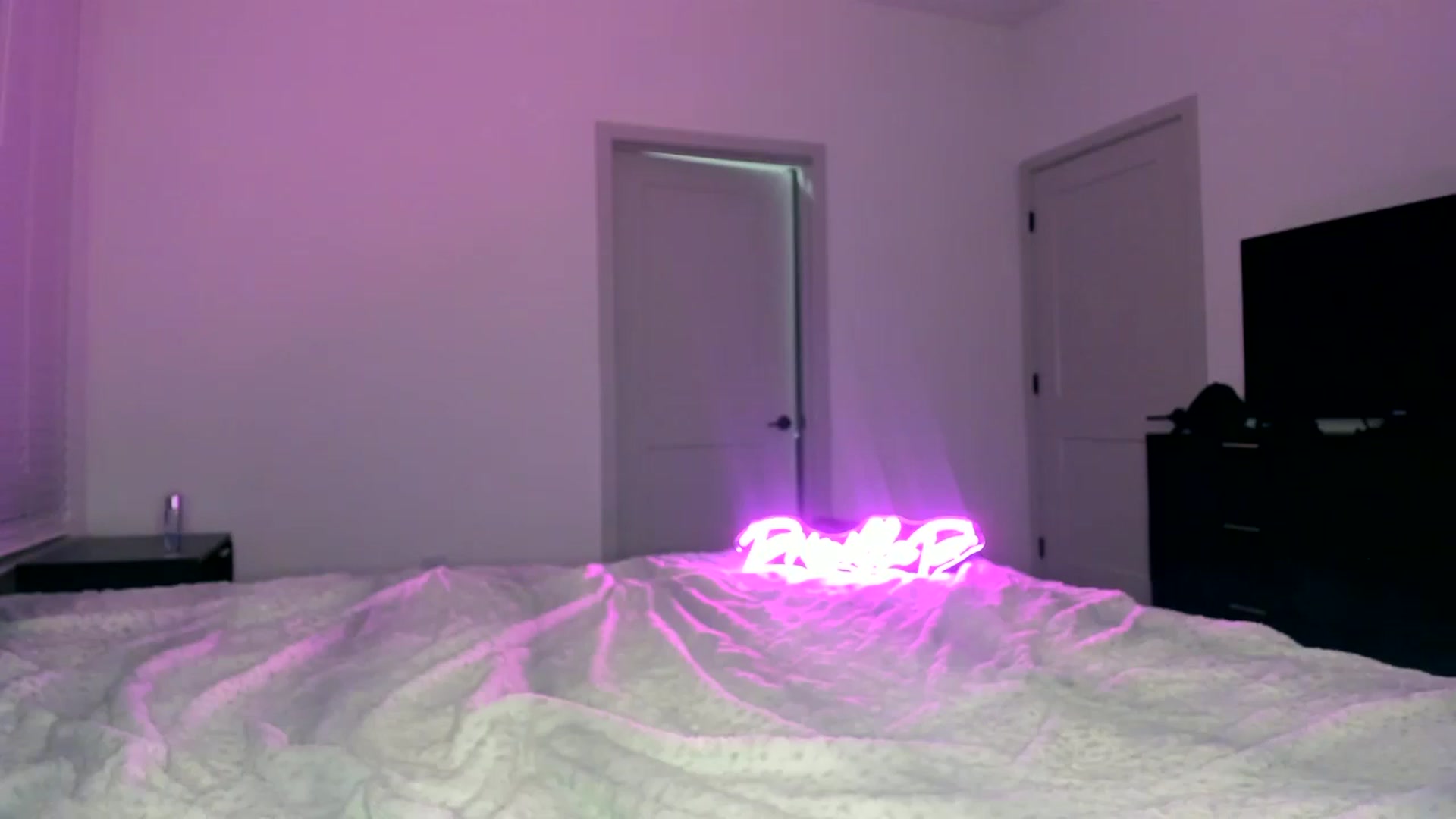 Gallery image thumbnail from PriscillaP's myfreecams stream on, 08/18/2024, 01:53 image 12 of 20