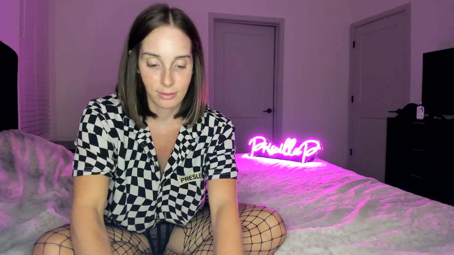 Gallery image thumbnail from PriscillaP's myfreecams stream on, 08/29/2024, 04:34 image 7 of 20