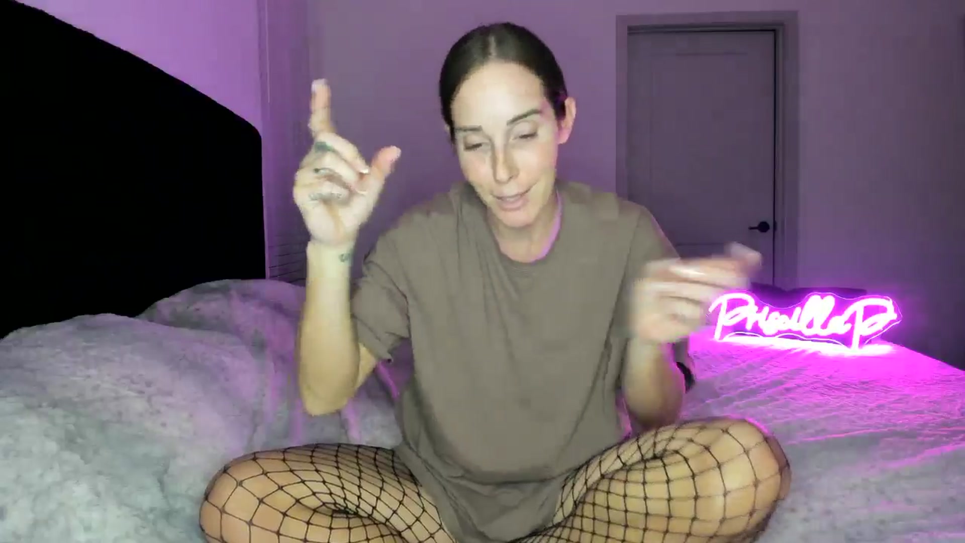 Gallery image thumbnail from PriscillaP's myfreecams stream on, 08/31/2024, 05:00 image 8 of 20