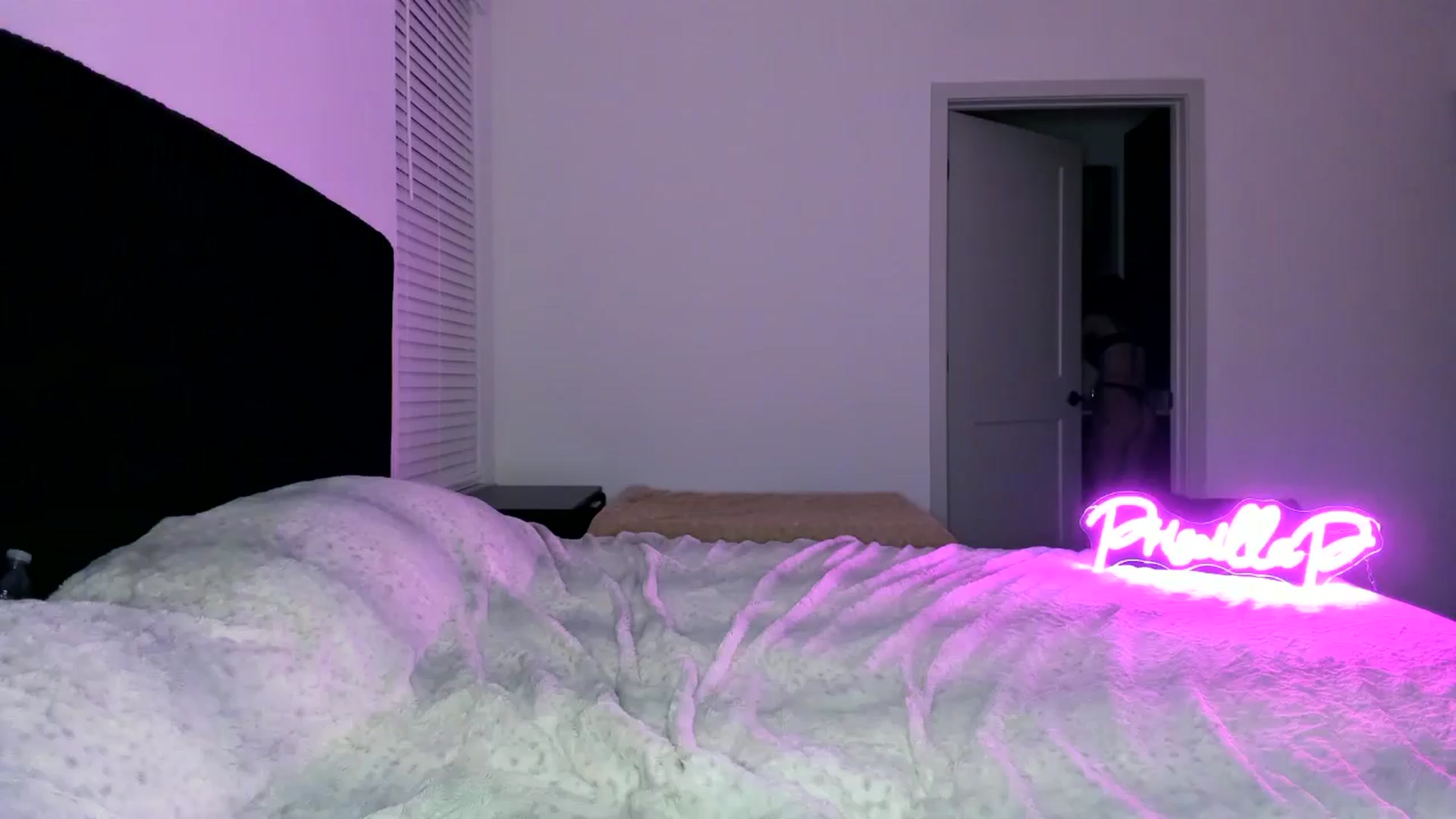 Gallery image thumbnail from PriscillaP's myfreecams stream on, 09/05/2024, 04:02 image 19 of 20