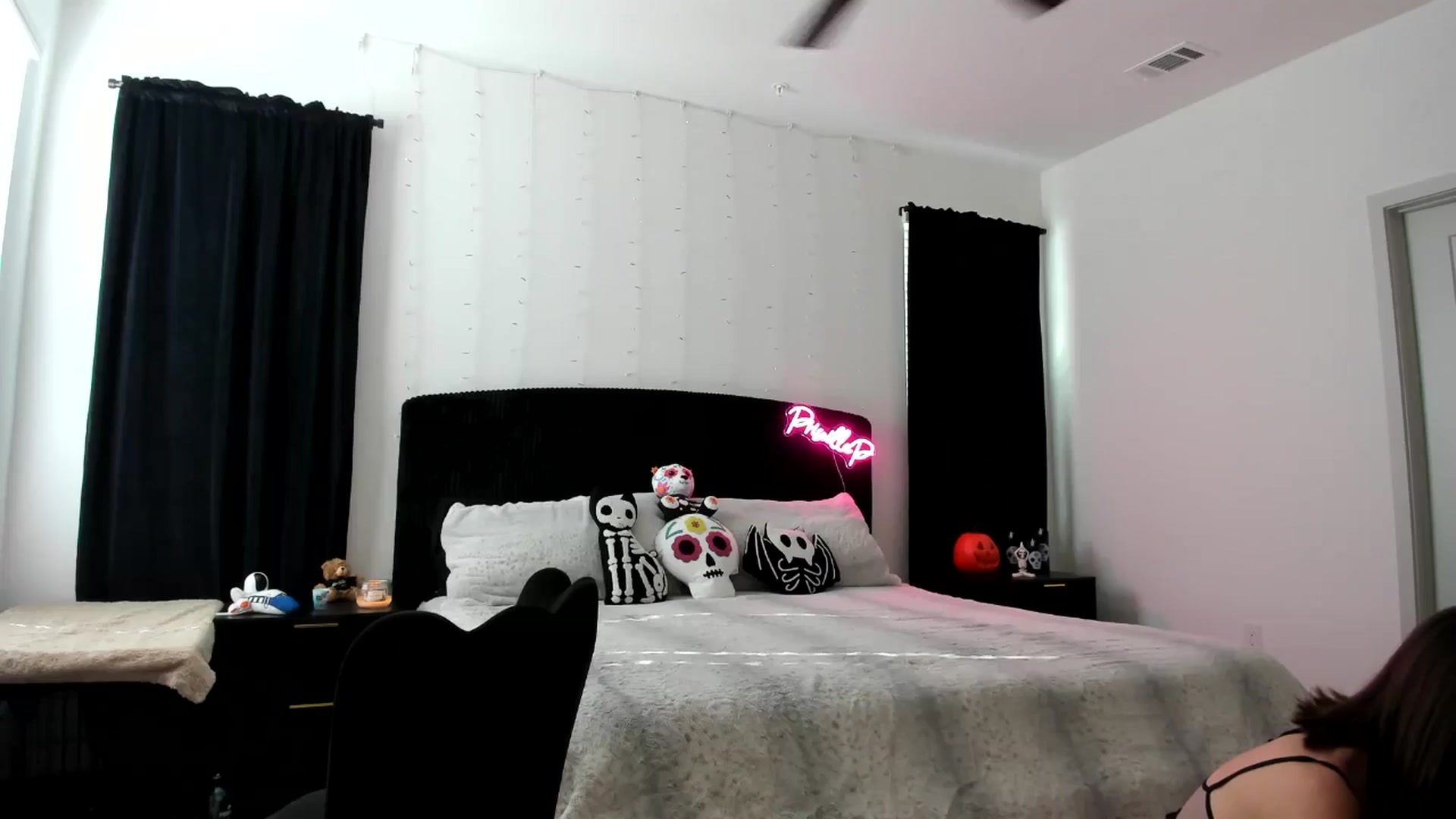 Gallery image thumbnail from PriscillaP's myfreecams stream on, 10/04/2024, 15:11 image 20 of 20