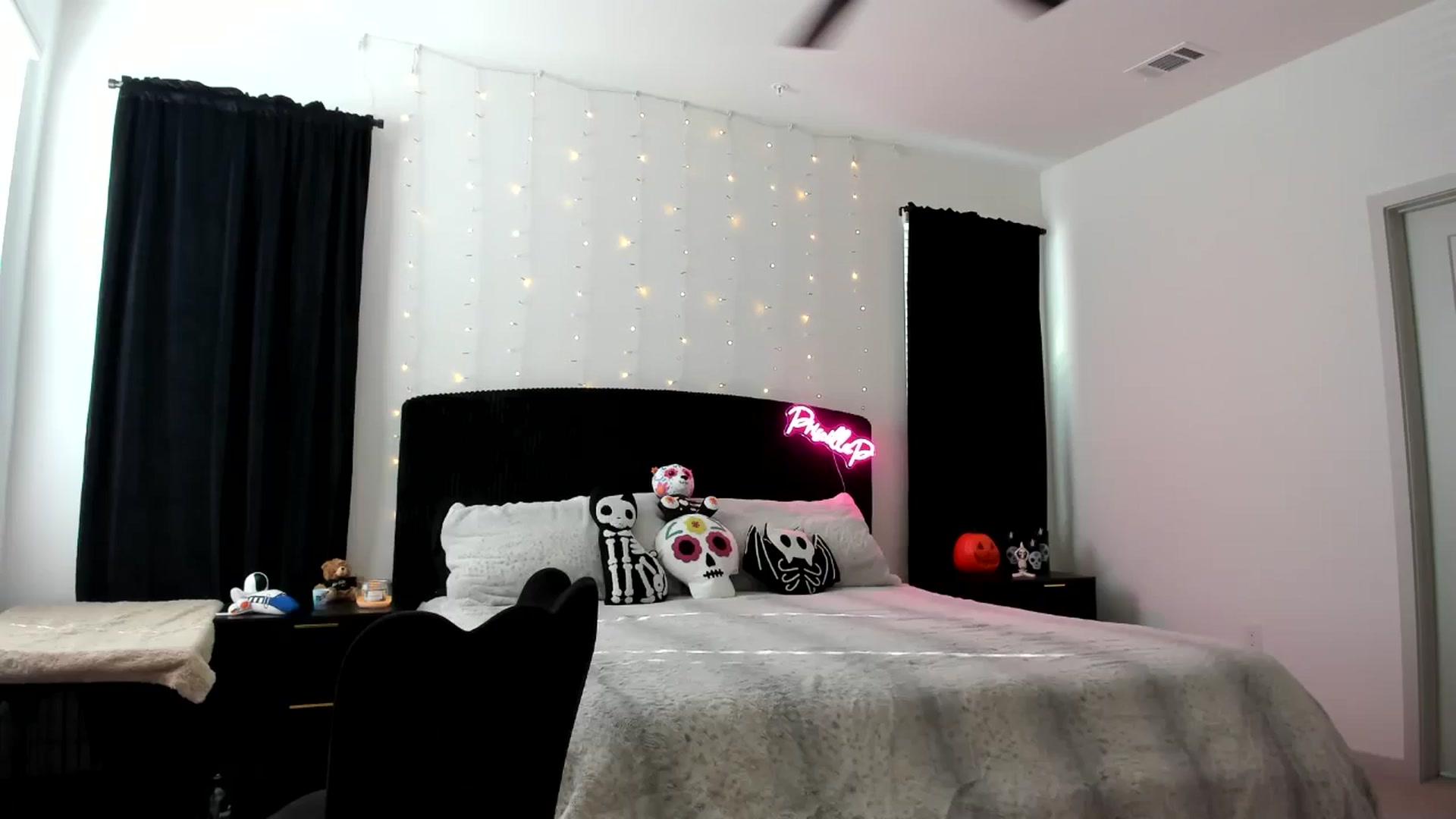 Gallery image thumbnail from PriscillaP's myfreecams stream on, 10/04/2024, 15:11 image 19 of 20