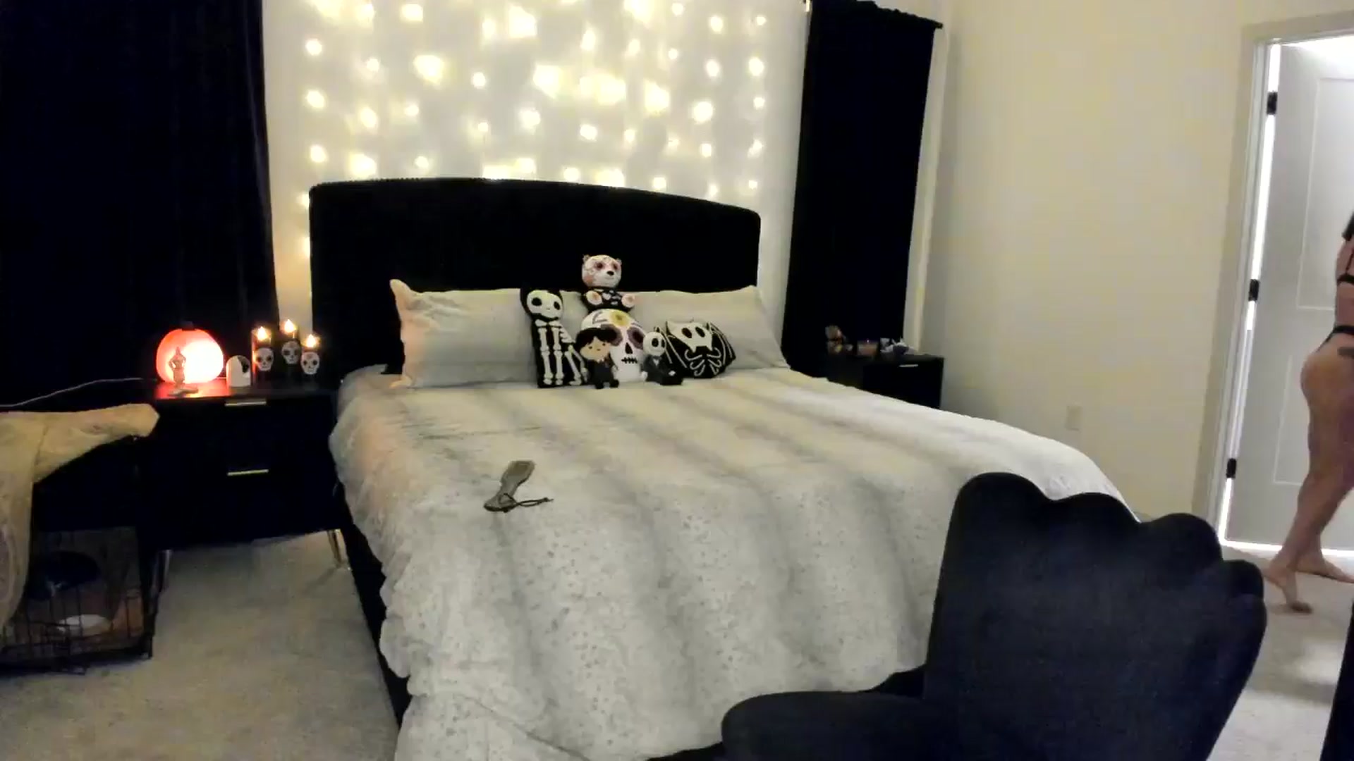 Gallery image thumbnail from PriscillaP's myfreecams stream on, 10/15/2024, 04:49 image 1 of 20