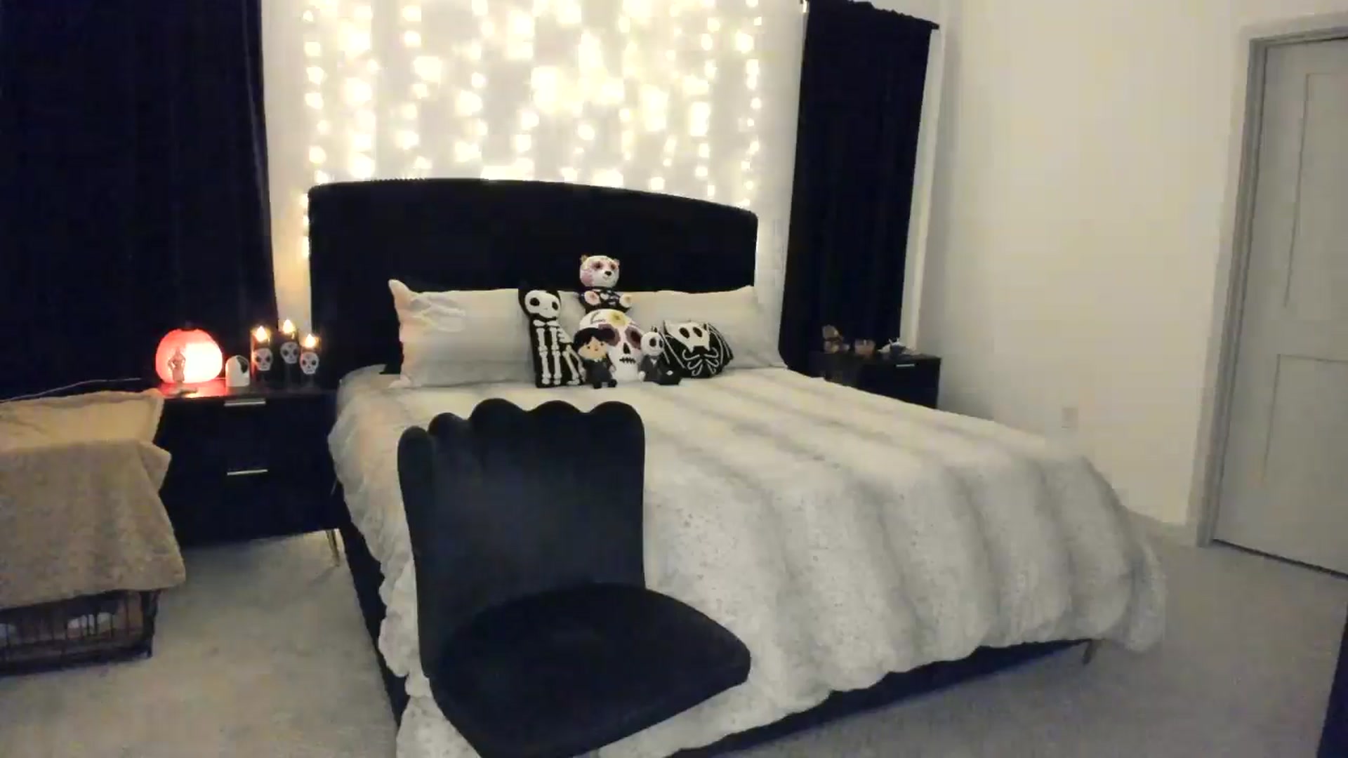 Gallery image thumbnail from PriscillaP's myfreecams stream on, 10/15/2024, 04:49 image 13 of 20