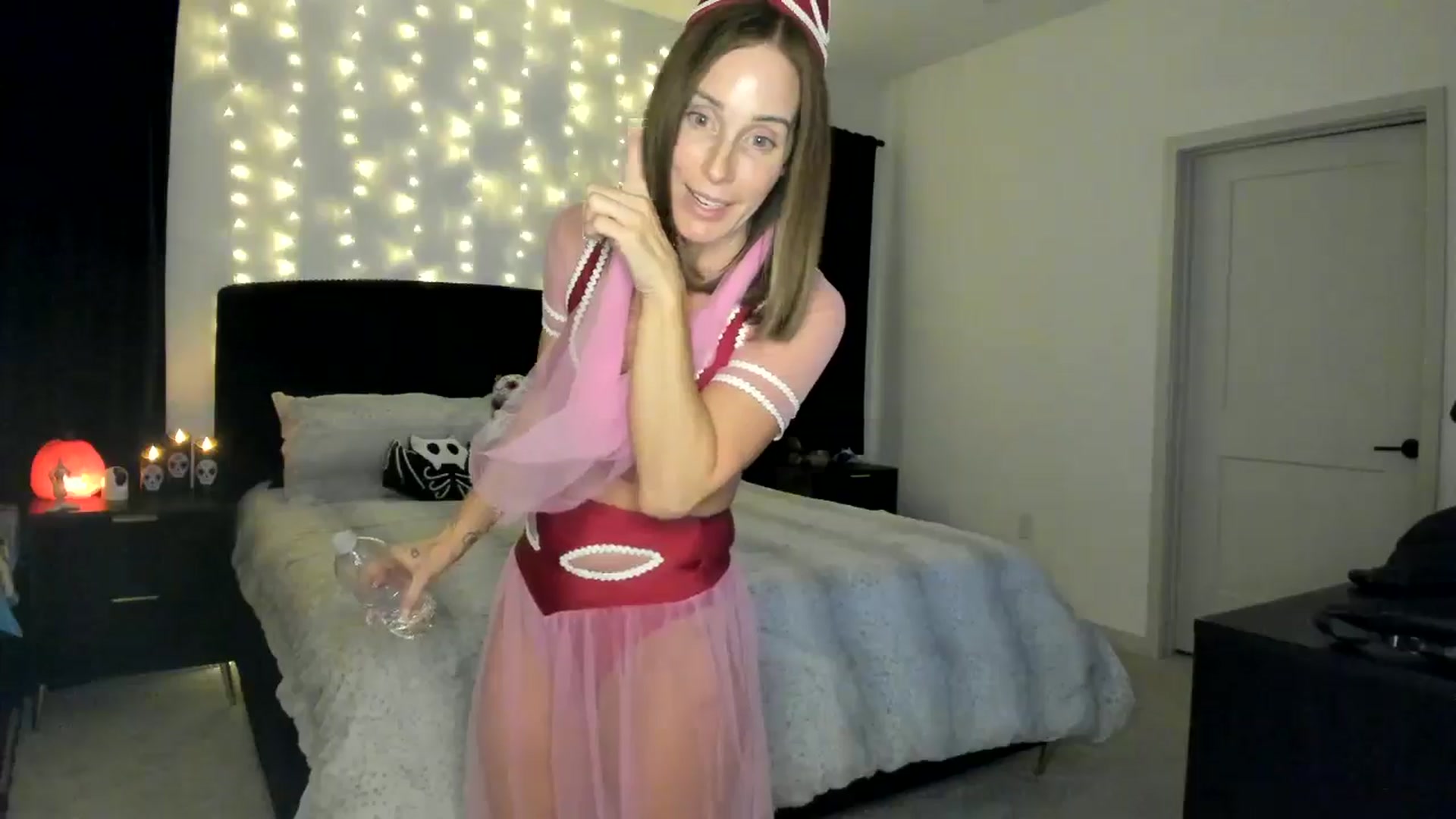 Gallery image thumbnail from PriscillaP's myfreecams stream on, 10/31/2024, 04:26 image 11 of 20
