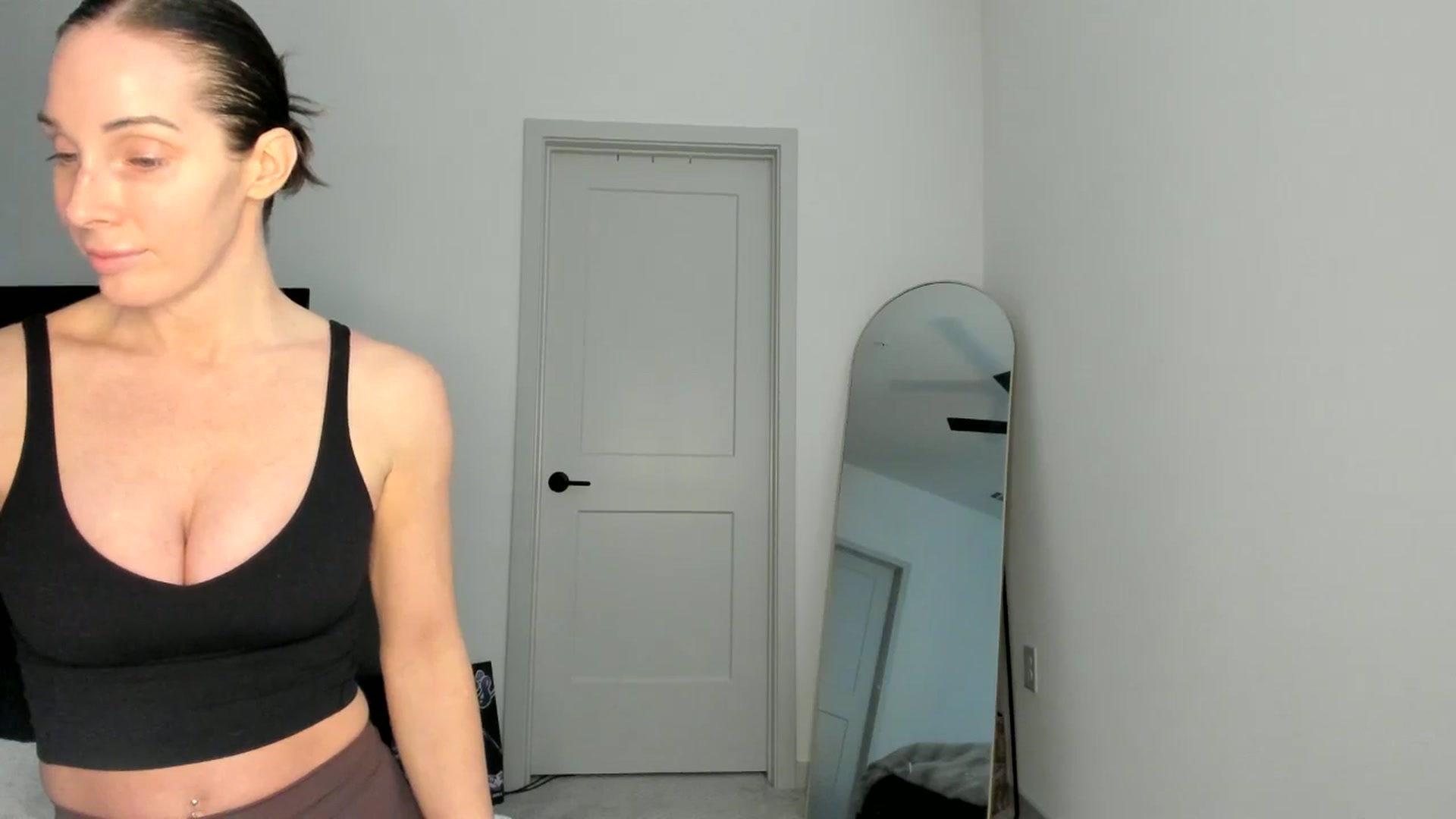 Gallery image thumbnail from PriscillaP's myfreecams stream on, 01/20/2025, 23:15 image 6 of 20