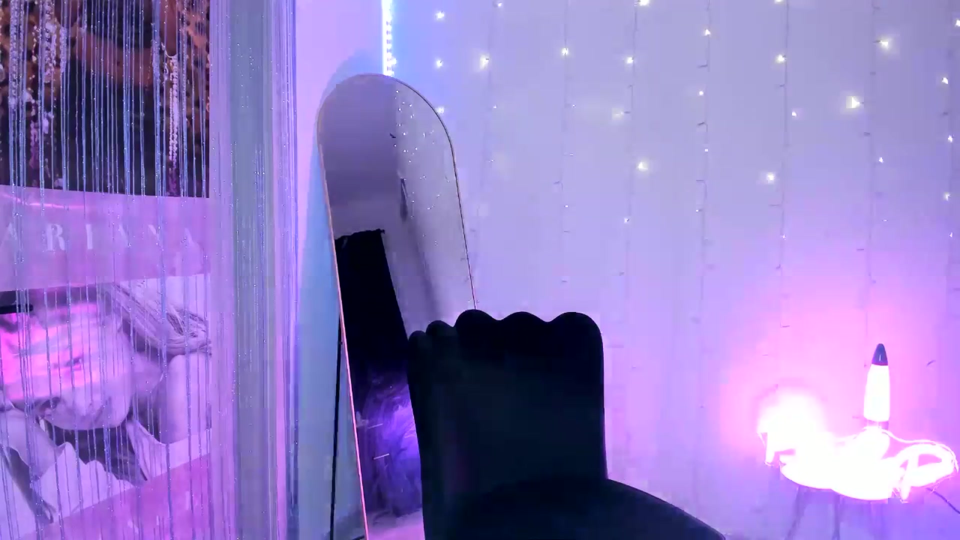 Gallery image thumbnail from PriscillaP's myfreecams stream on, 05/13/2025, 04:07 image 15 of 20