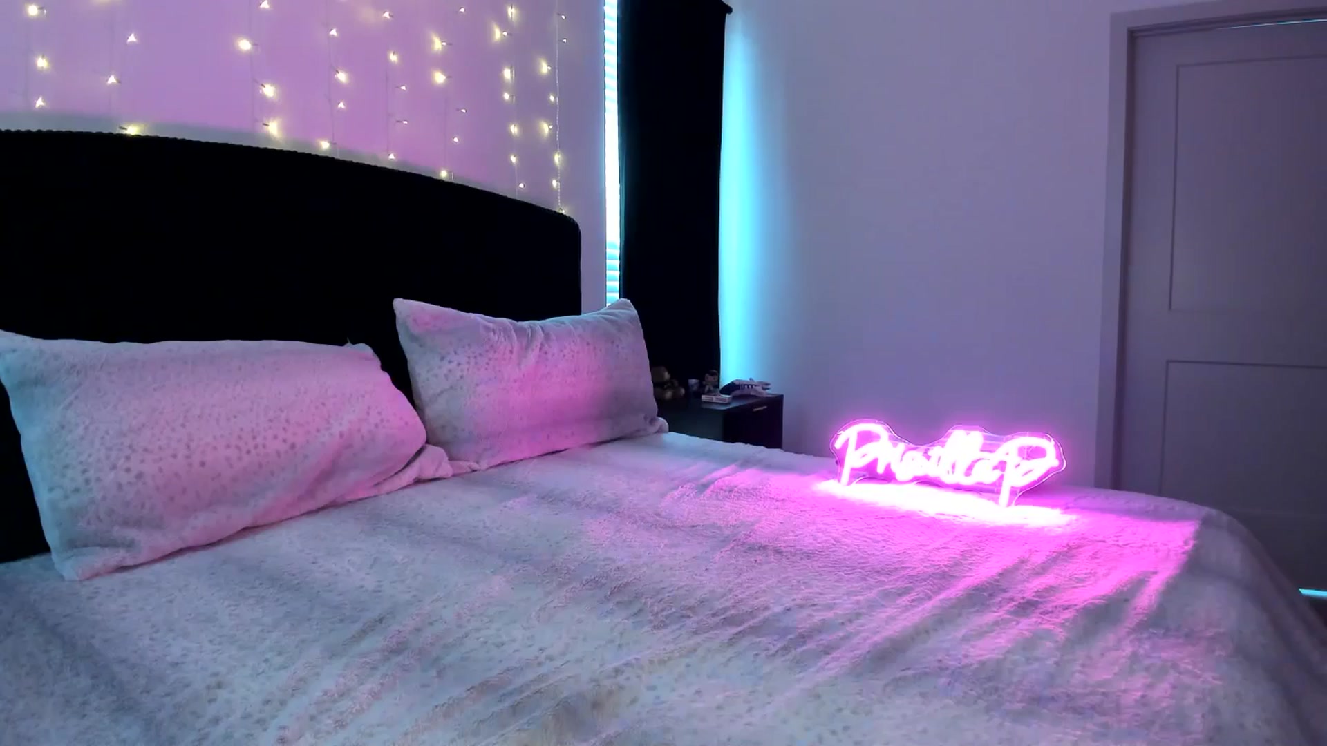 Gallery image thumbnail from PriscillaP's myfreecams stream on, 06/13/2025, 20:00 image 9 of 20