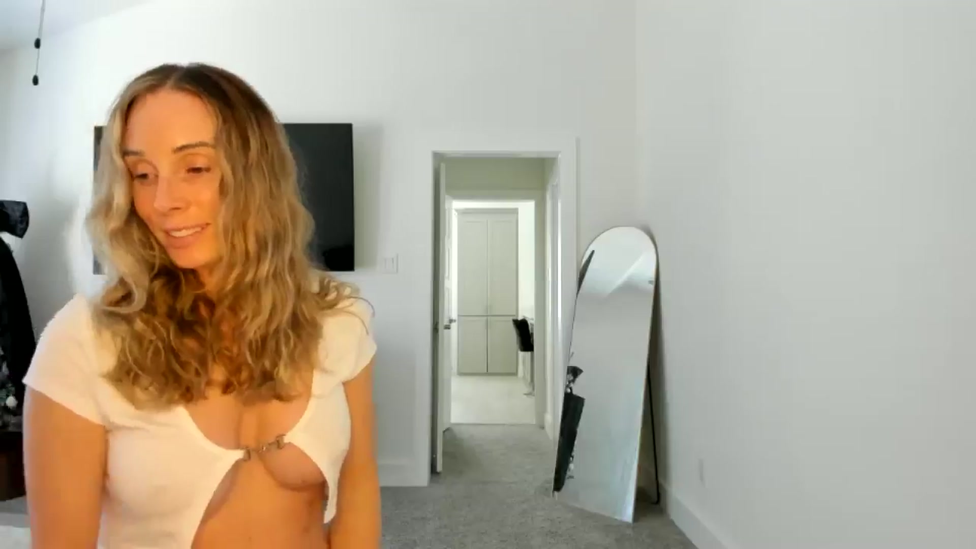 Gallery image thumbnail from PriscillaP's myfreecams stream on, 11/11/2025, 17:47 image 4 of 20