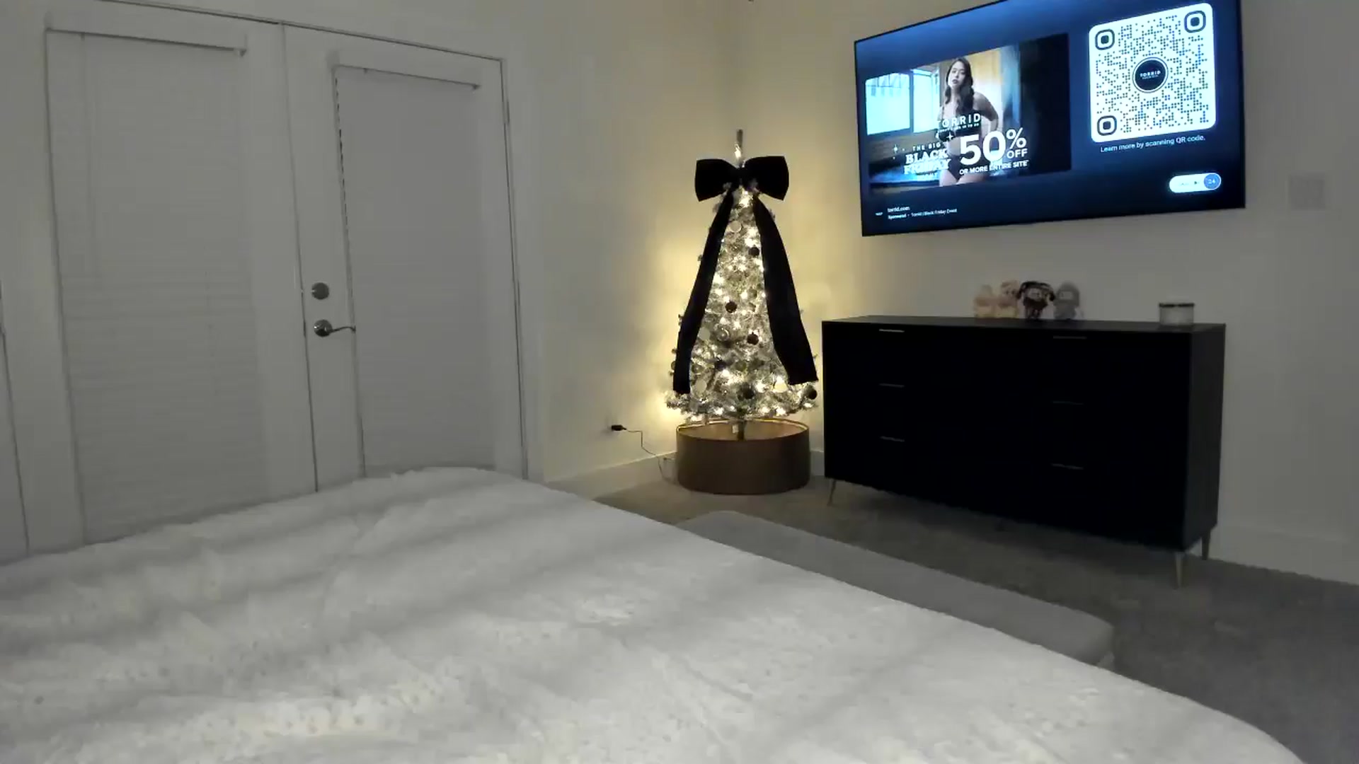 Gallery image thumbnail from PriscillaP's myfreecams stream on, 11/29/2025, 24:50 image 17 of 20