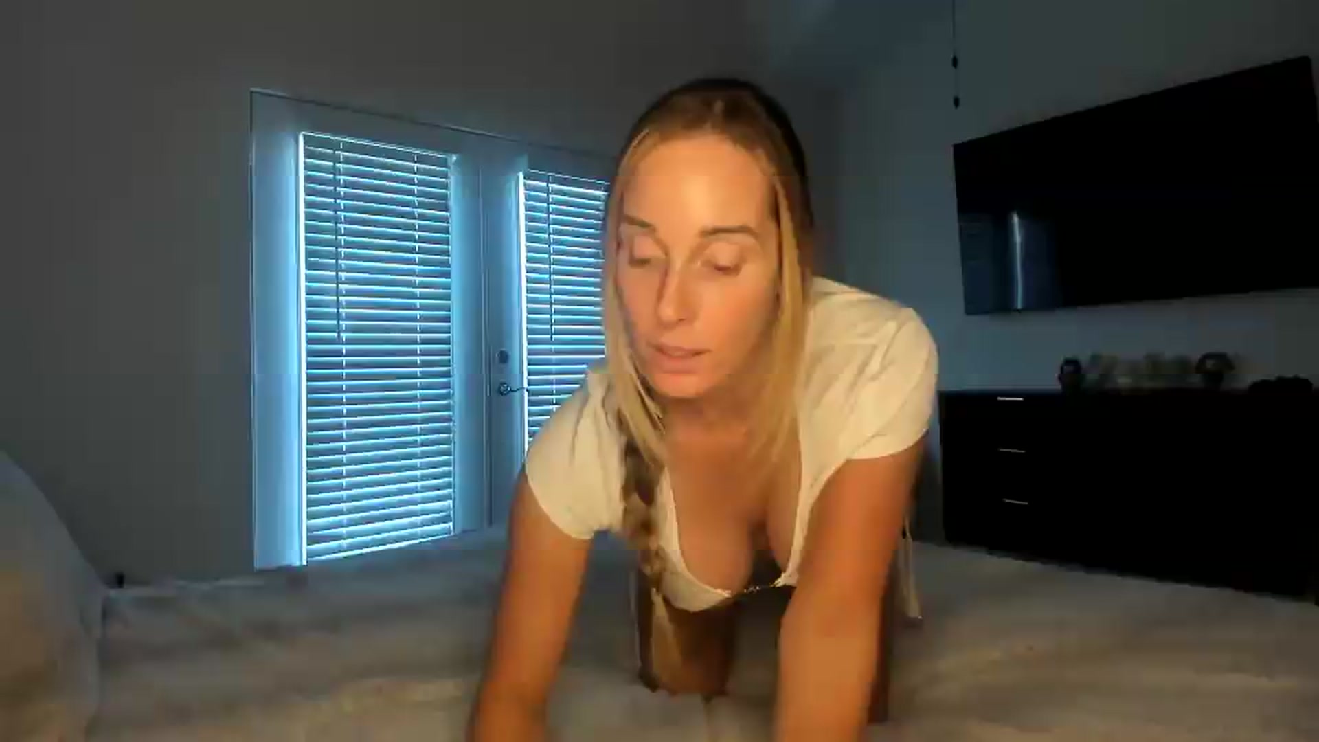 Gallery image thumbnail from PriscillaP's myfreecams stream on, 08/28/2026, 24:02 image 3 of 20