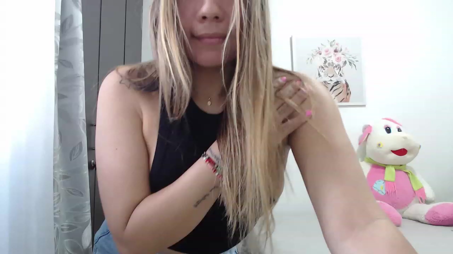Gallery image thumbnail from Priscilla_br's myfreecams stream on, 12/30/2022, 16:05 image 2 of 20