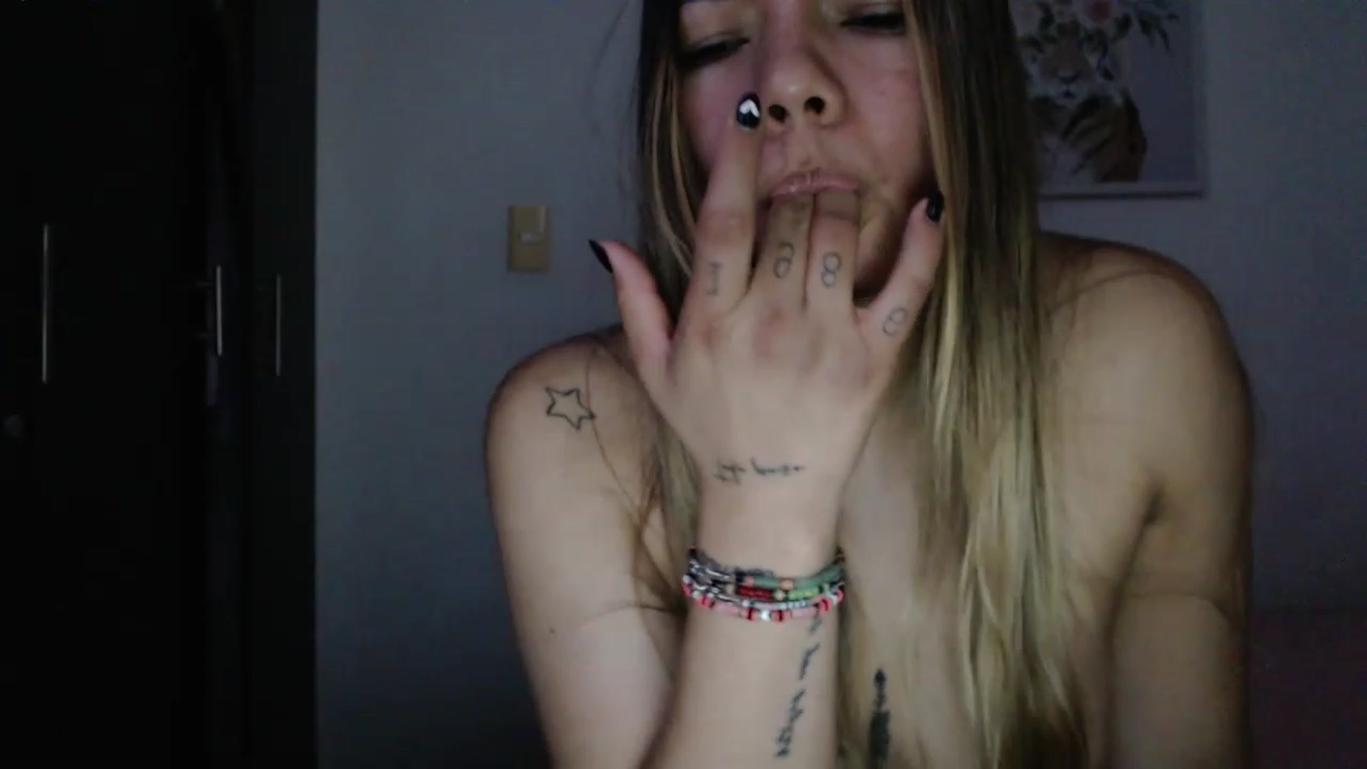 Gallery image thumbnail from Priscilla_br's myfreecams stream on, 01/16/2023, 23:05 image 17 of 20