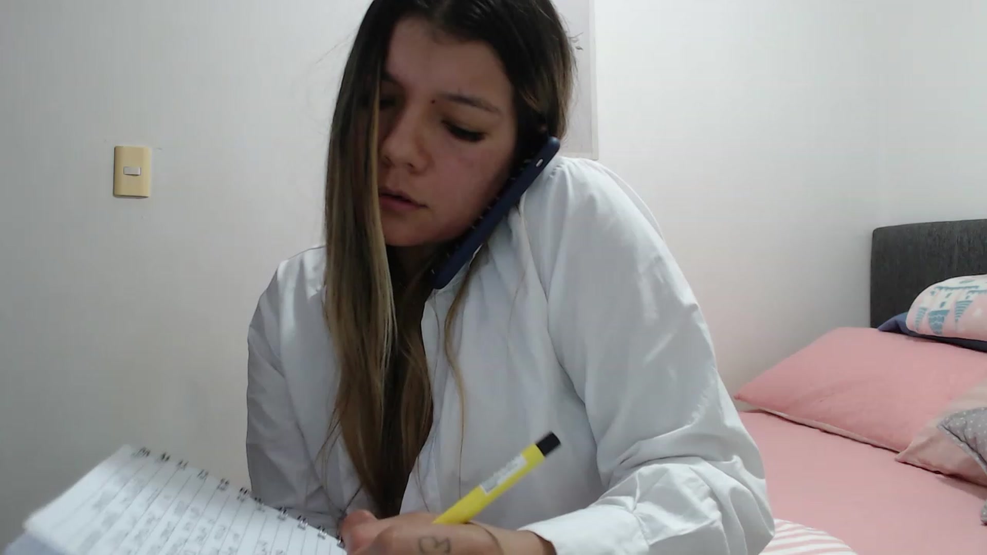 Gallery image thumbnail from Priscilla_br's myfreecams stream on, 01/16/2023, 23:05 image 11 of 20